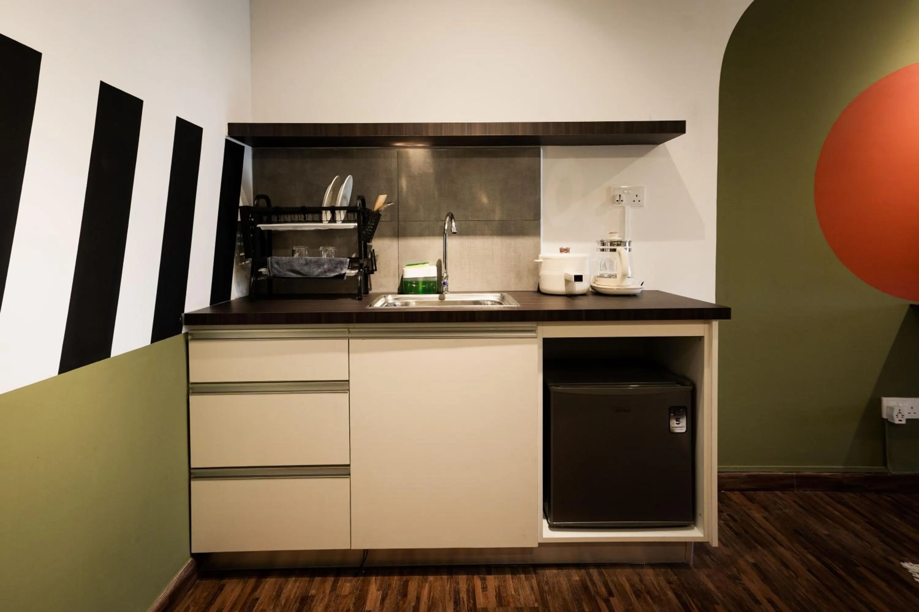 Coffee/tea facilities in K Avenue by Pinstay