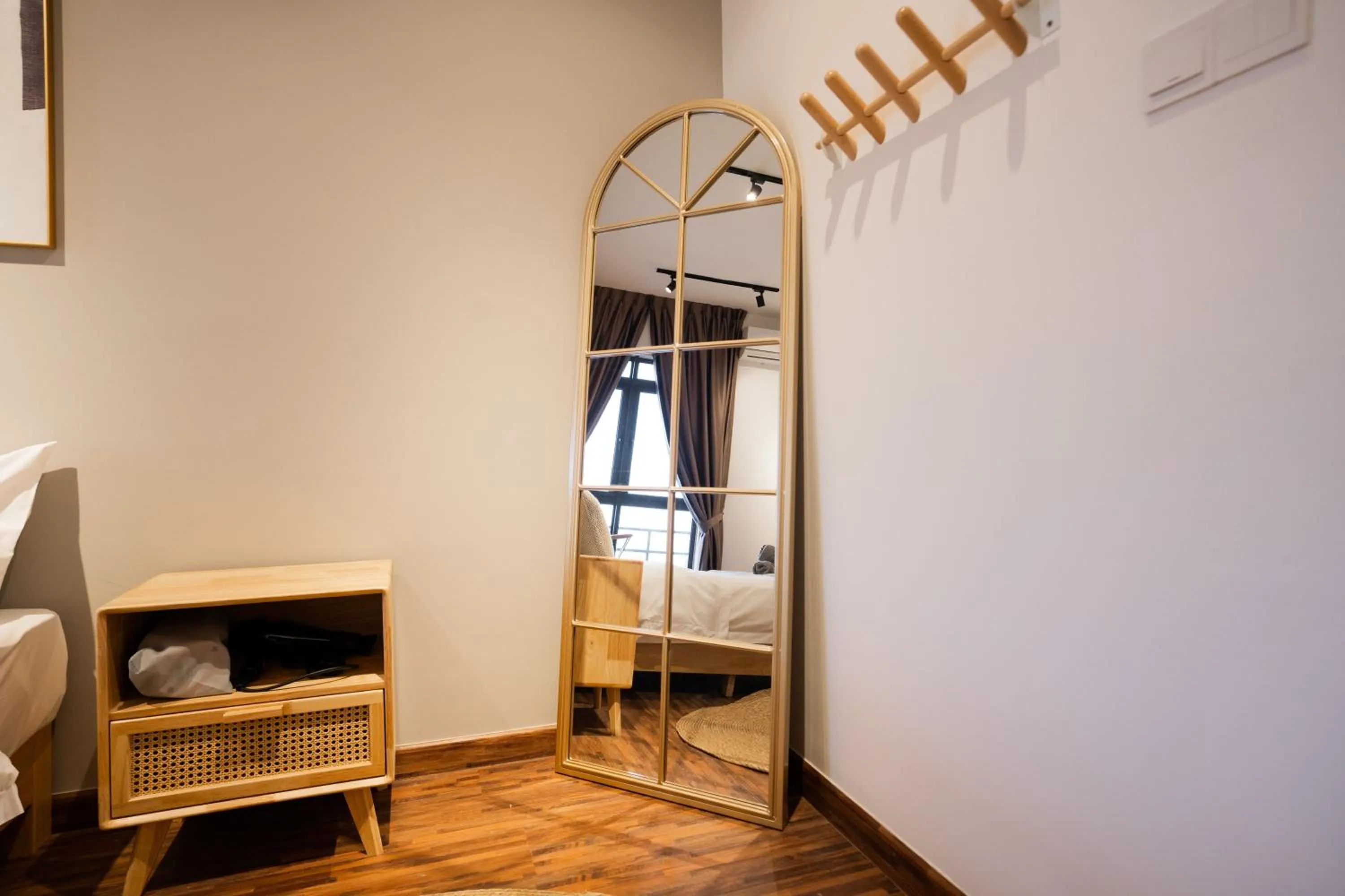 Living room in K Avenue by Pinstay