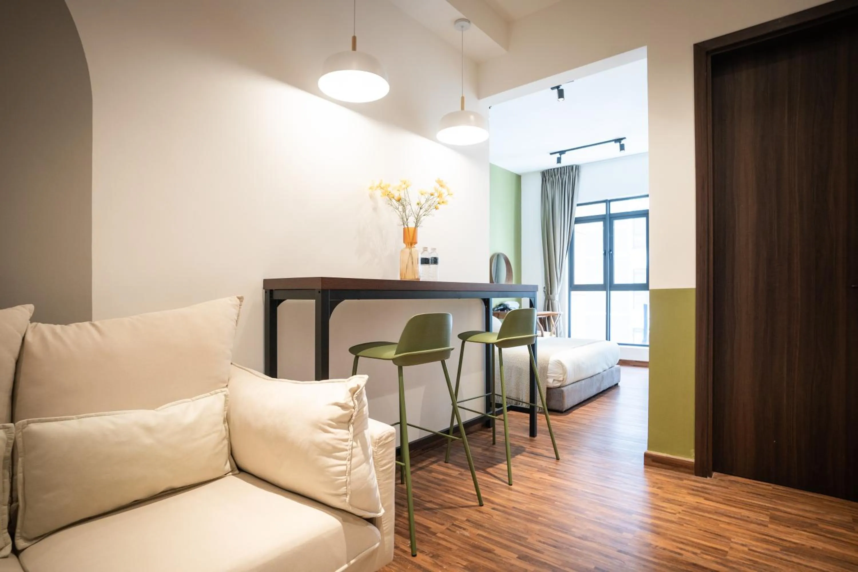 Living room in K Avenue by Pinstay