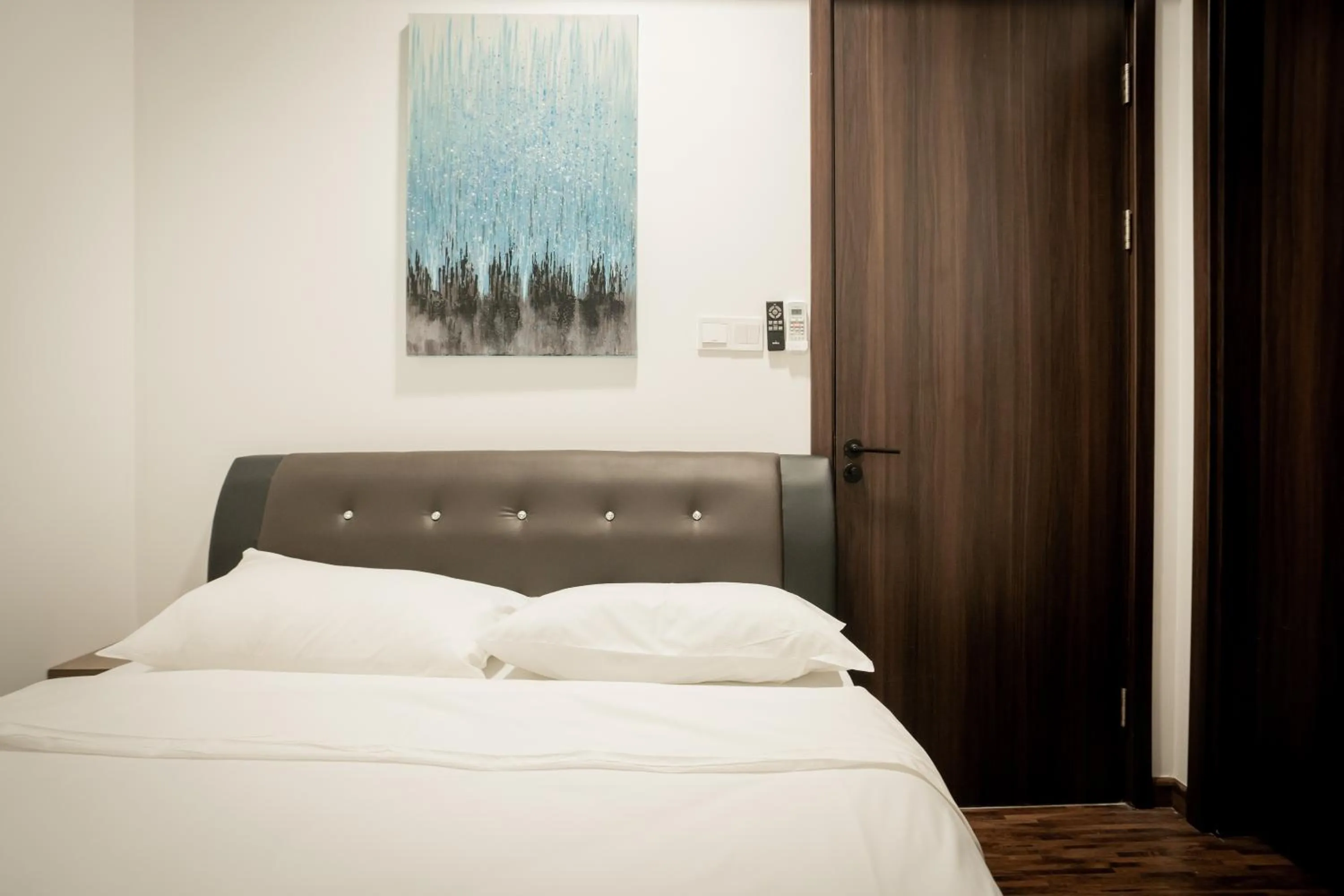 Bed in K Avenue by Pinstay