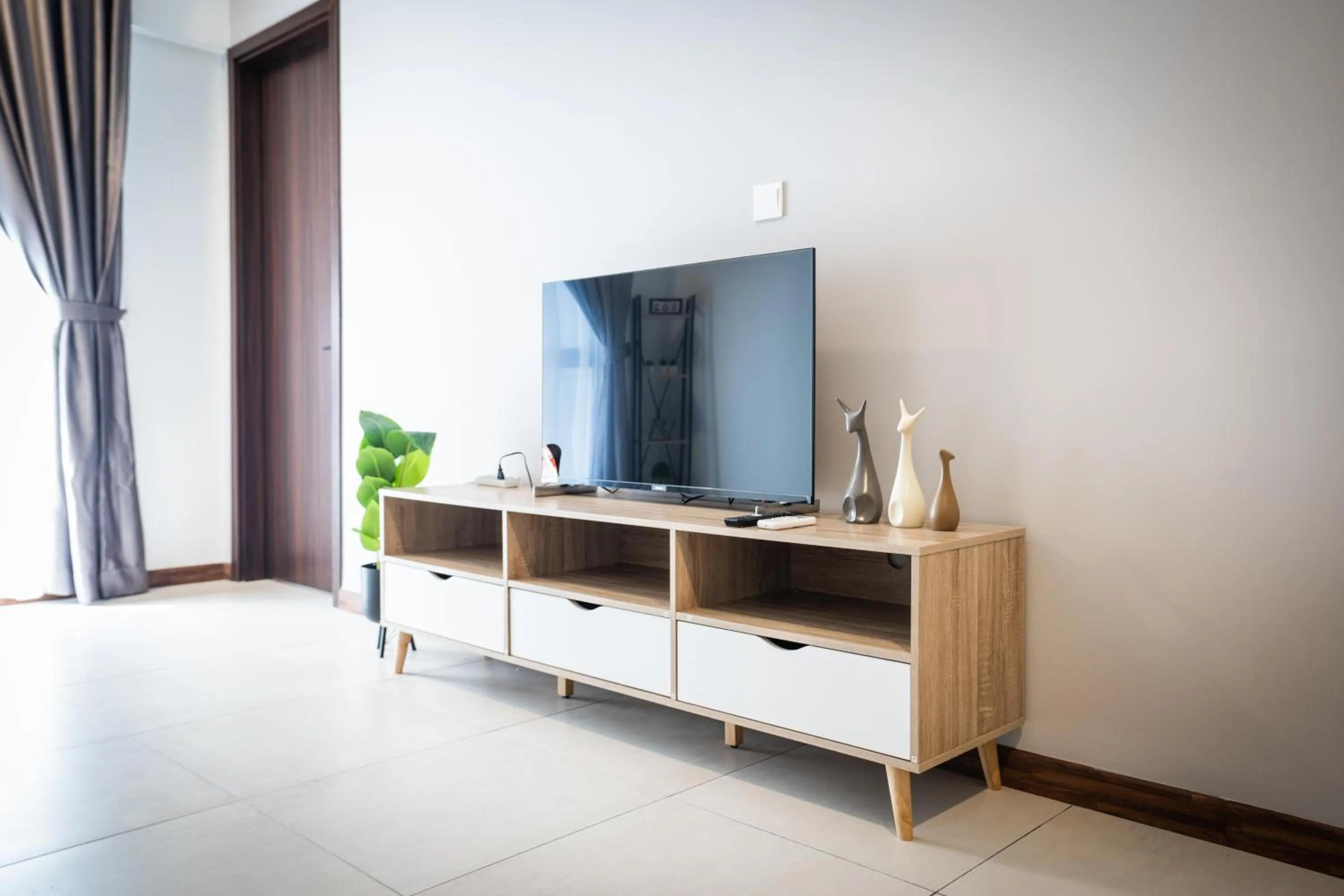 TV and multimedia in K Avenue by Pinstay
