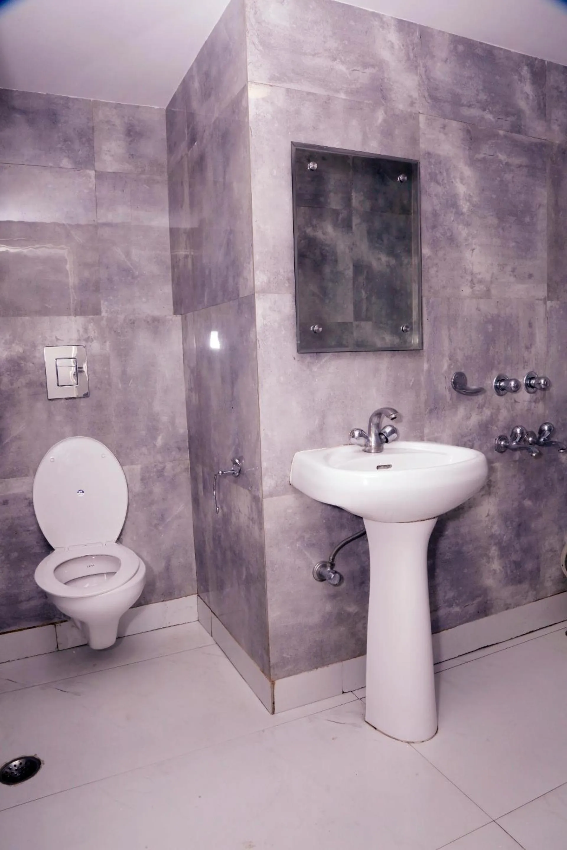 Shower in Hotel Heritage Home