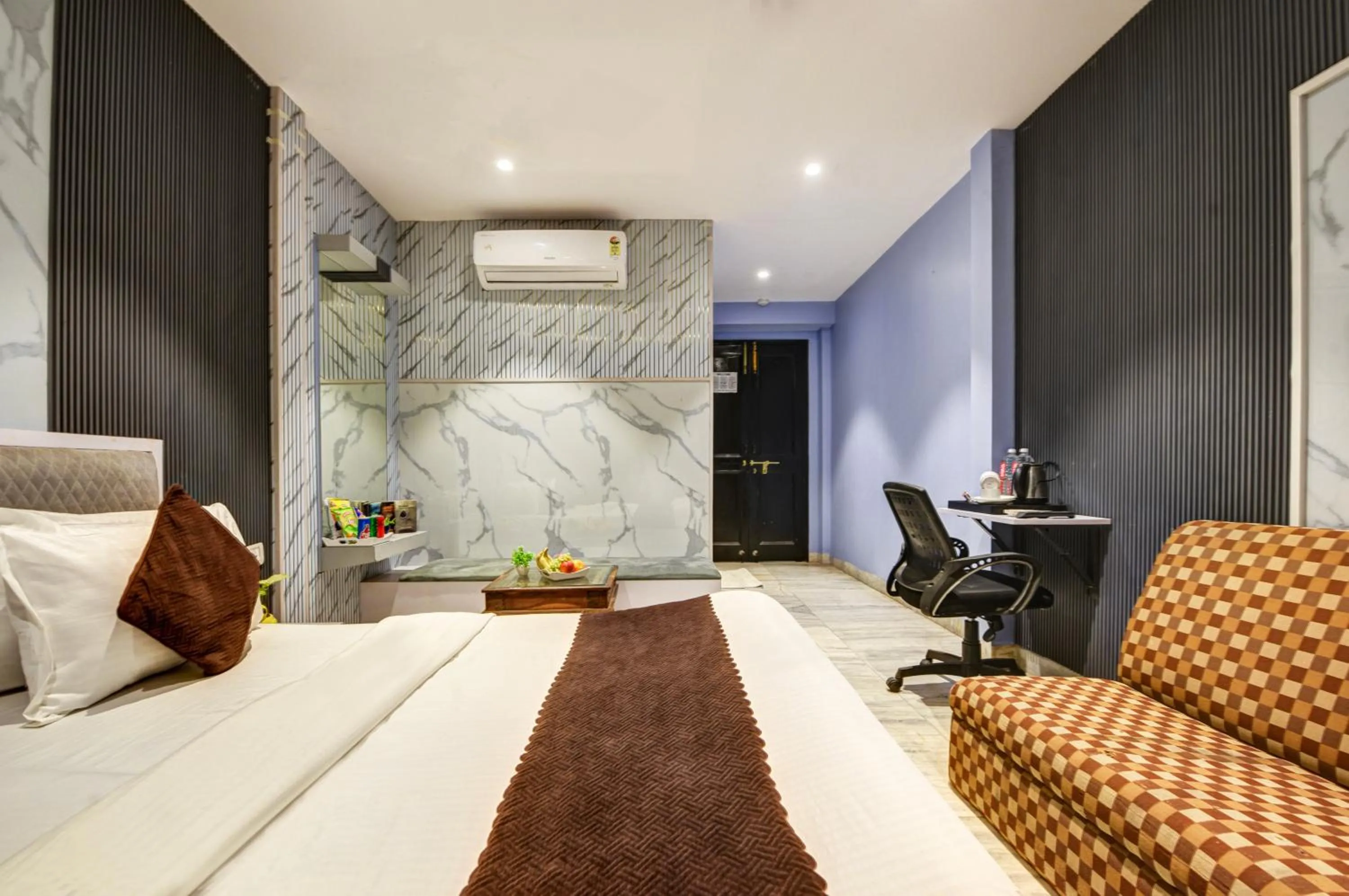 View (from property/room), Bed in Hotel Heritage Home -3 Mins Walk from Metro And 5 Mins from Rail Station