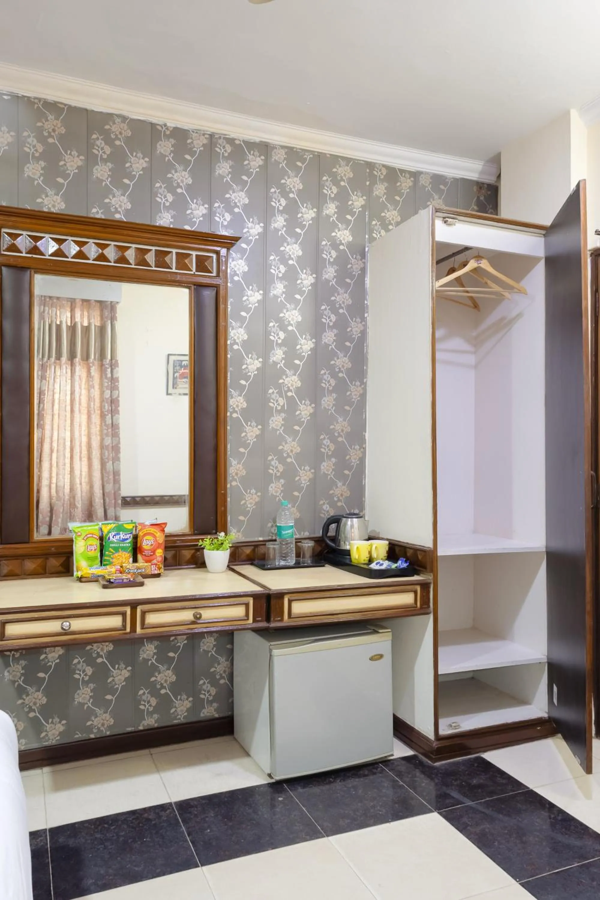 Kitchen or kitchenette in Hotel Amar Inn by Quadis - Lajpat Nagar