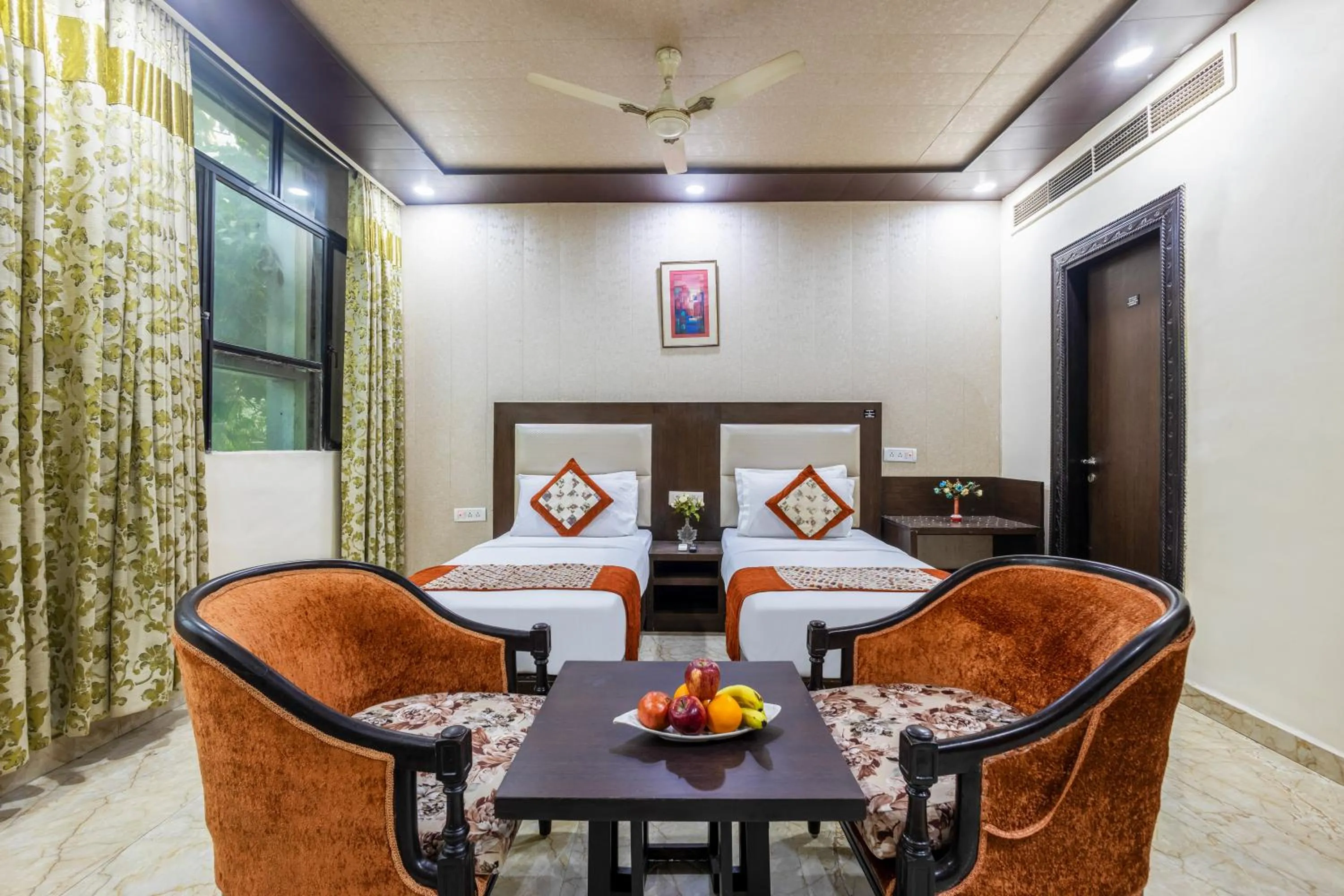 Living room in Hotel Amar Inn by Quadis - Lajpat Nagar