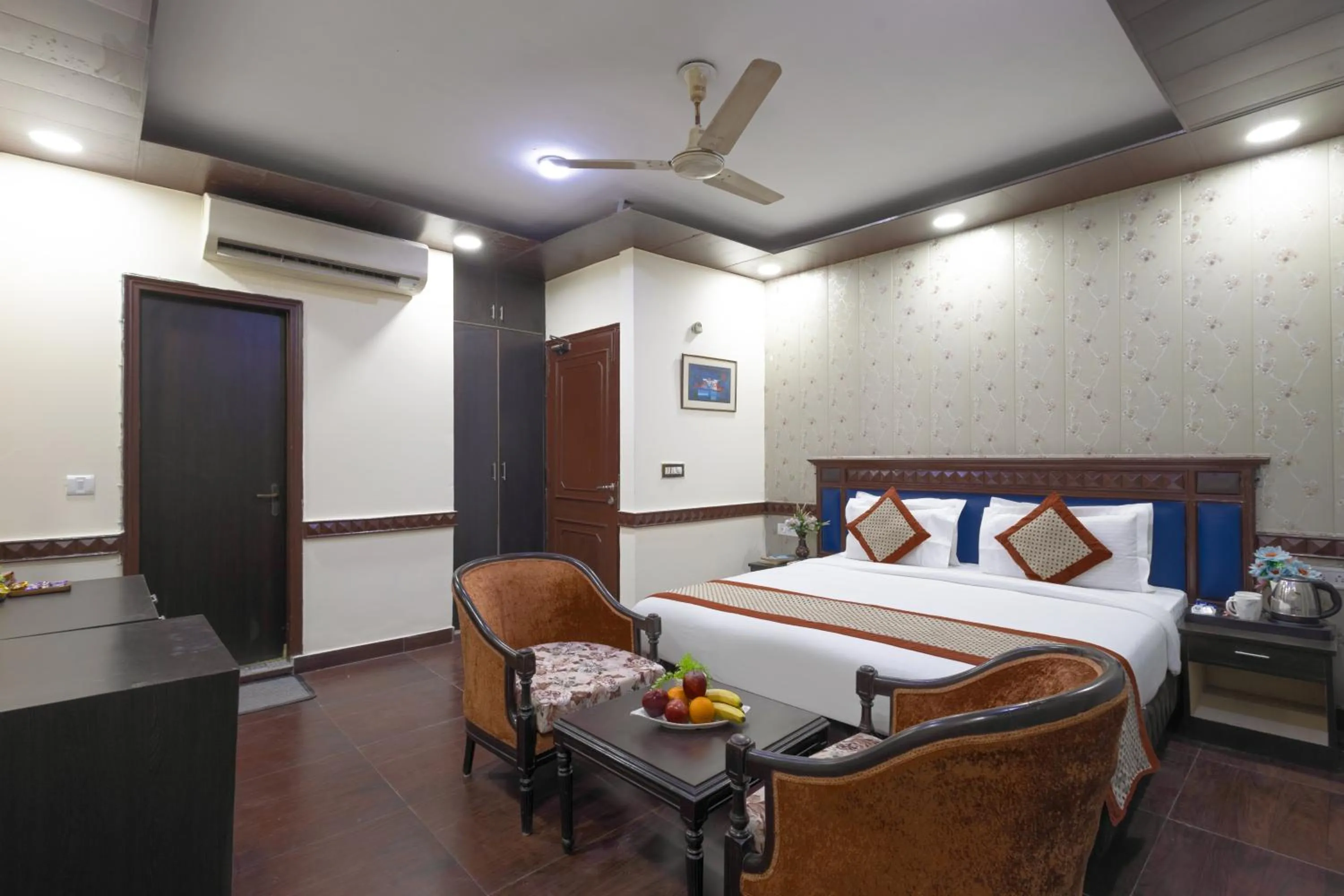 Bed in Hotel Amar Inn by Quadis - Lajpat Nagar