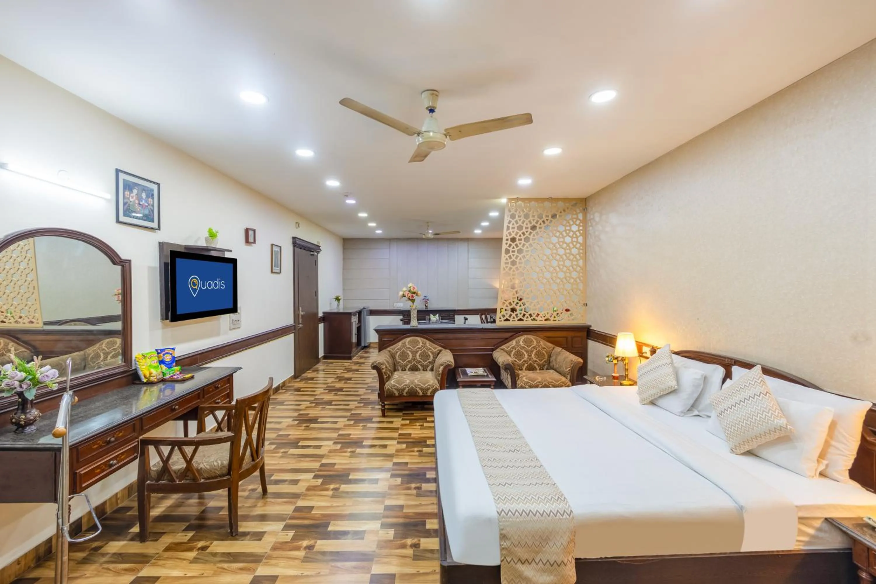 Communal lounge/ TV room, Bed in Hotel Amar Inn by Quadis - Lajpat Nagar