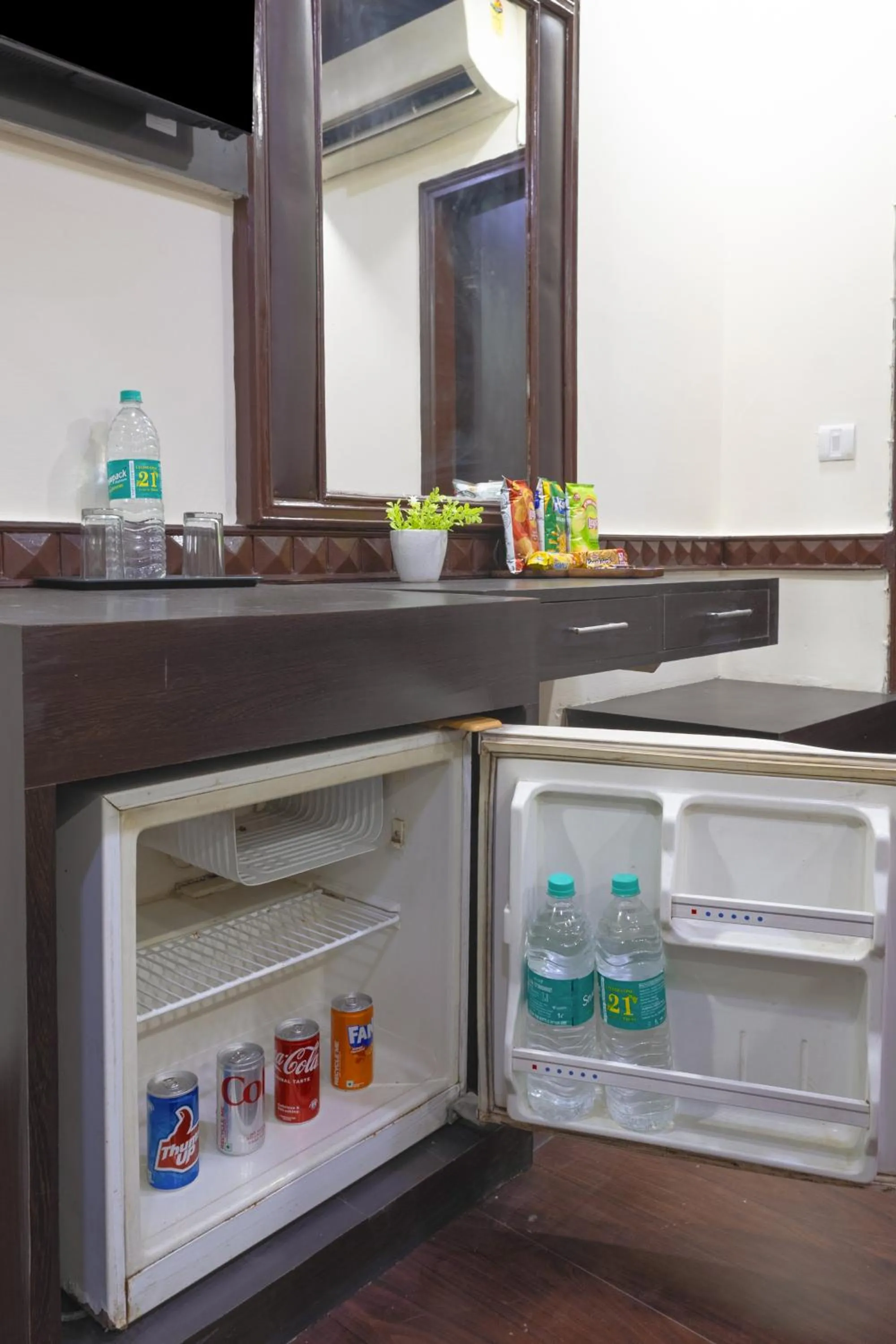 Kitchen or kitchenette in Hotel Amar Inn by Quadis - Lajpat Nagar