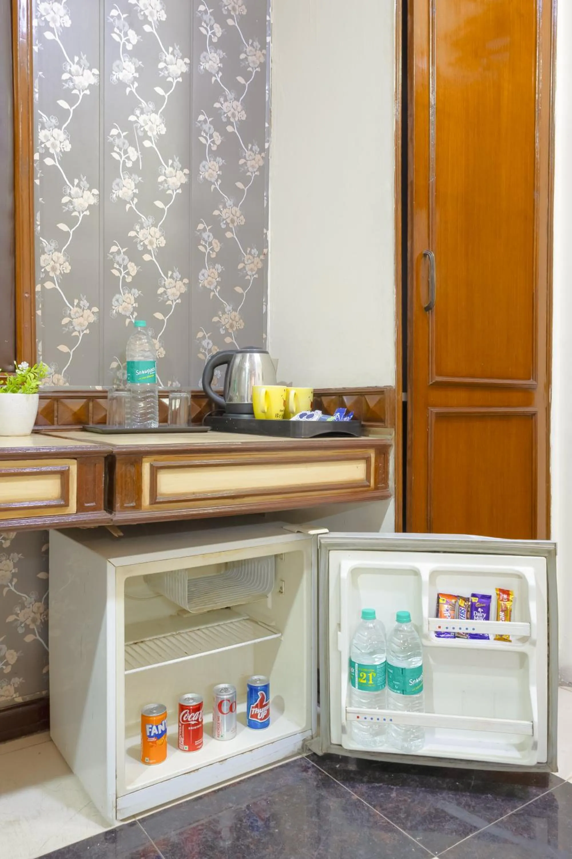 Kitchen or kitchenette in Hotel Amar Inn by Quadis - Lajpat Nagar