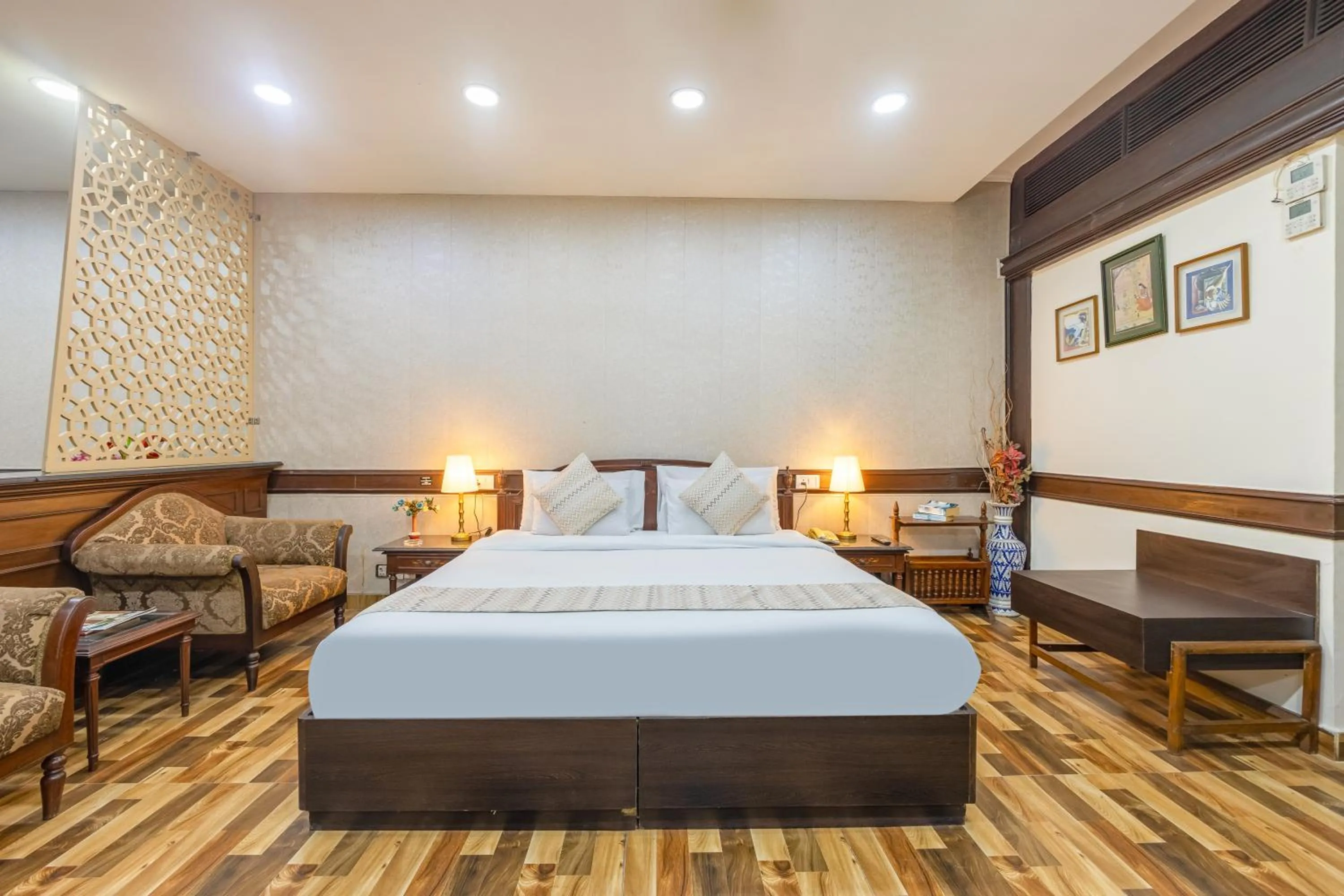 Bed in Hotel Amar Inn by Quadis - Lajpat Nagar