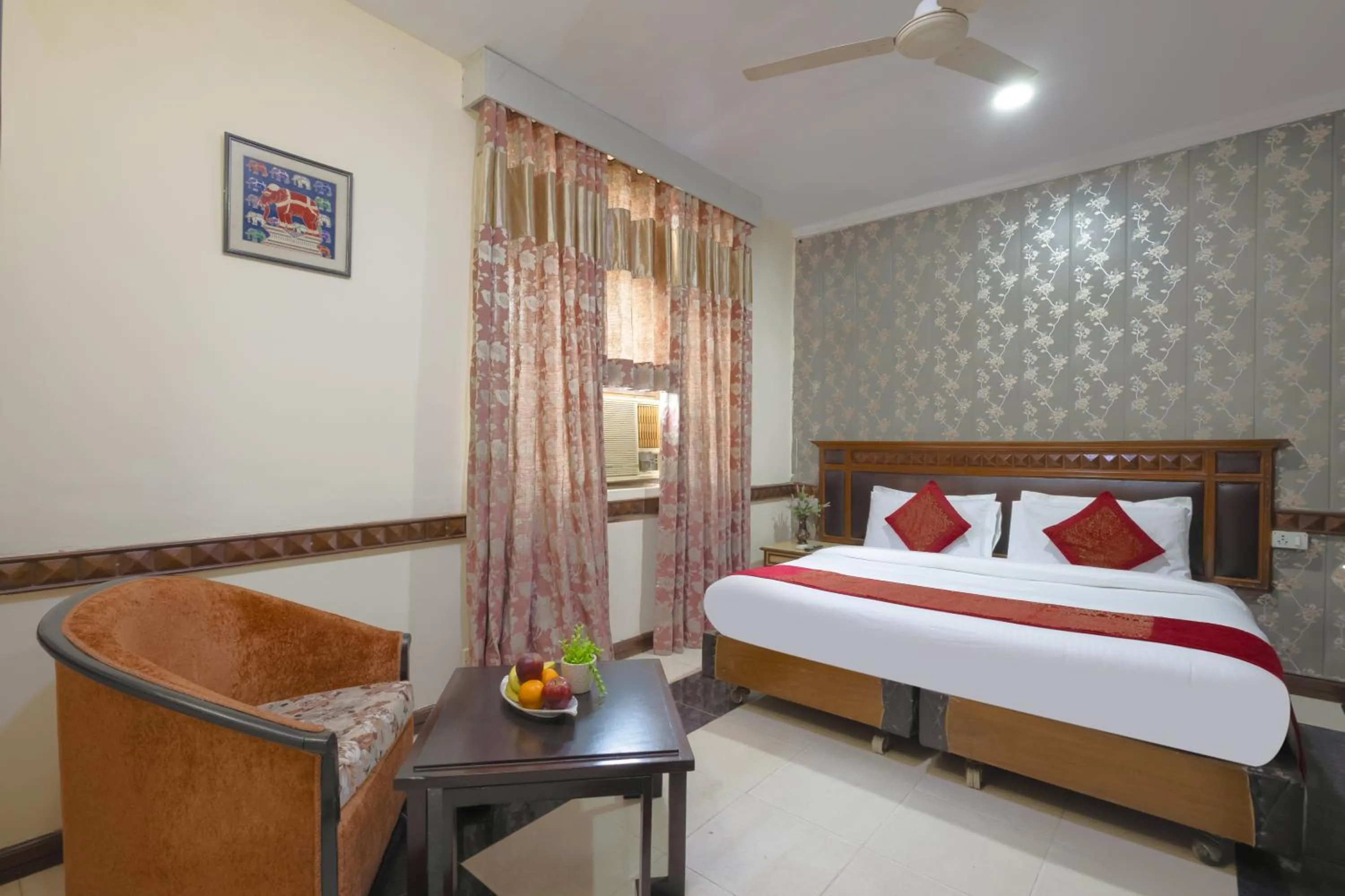 Bed in Hotel Amar Inn by Quadis - Lajpat Nagar