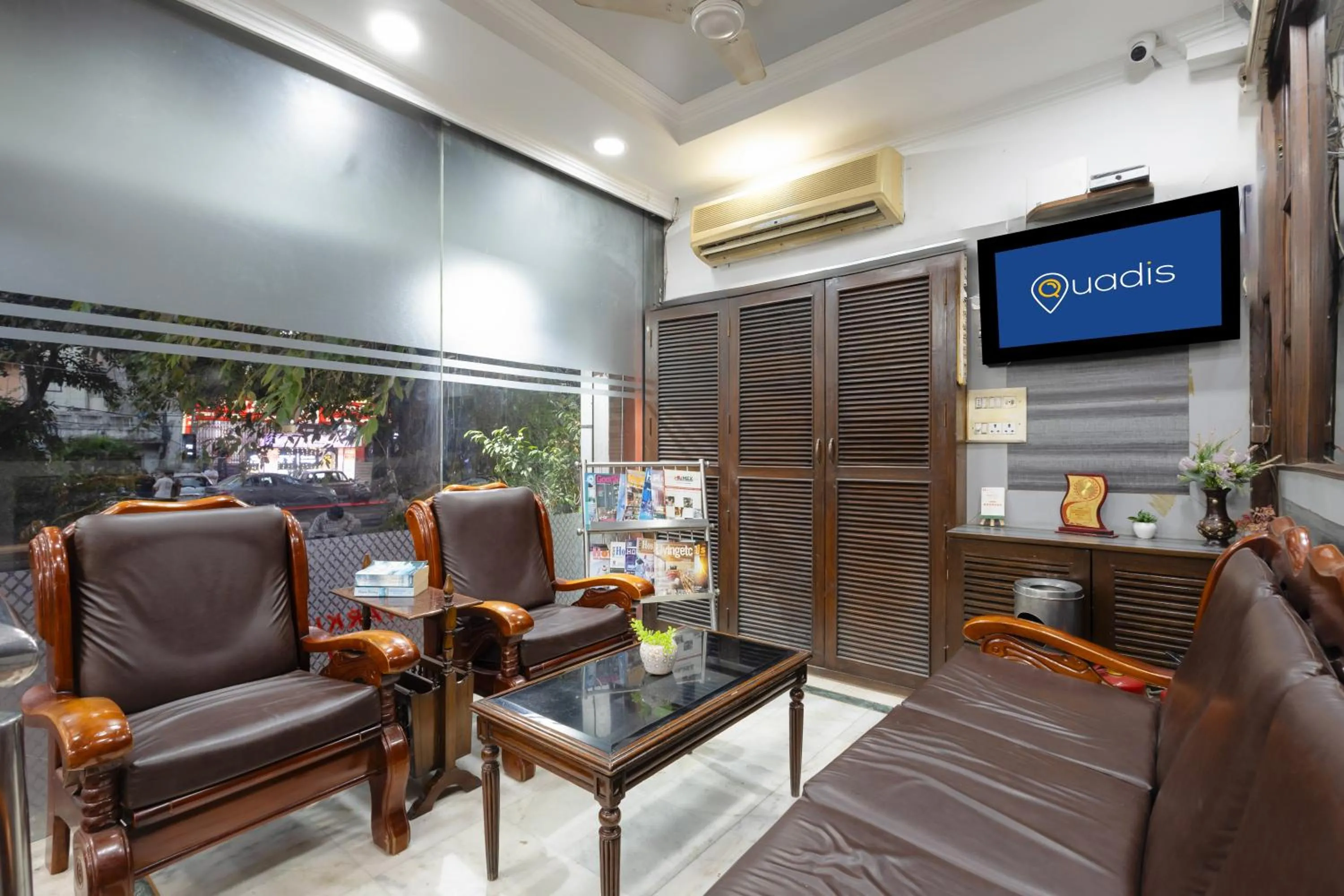 Communal lounge/ TV room in Hotel Amar Inn by Quadis - Lajpat Nagar