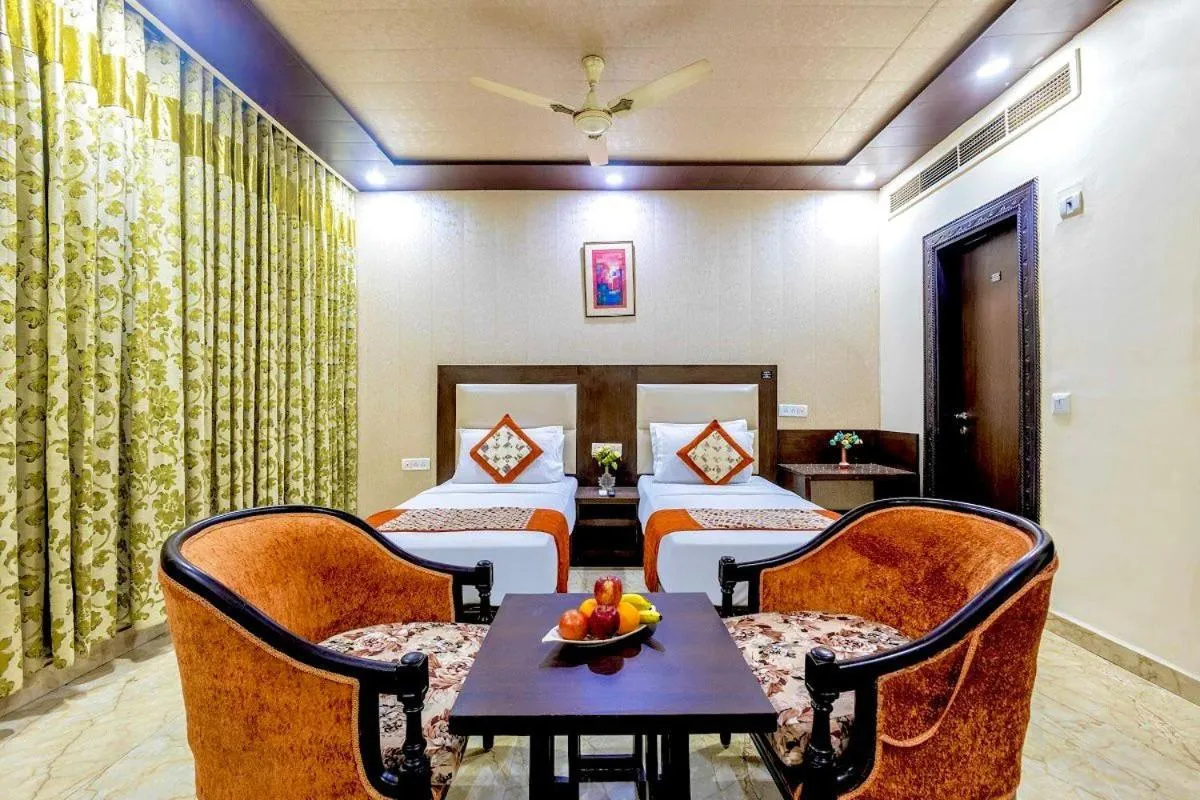 Living room in Hotel Amar Inn by Quadis - Lajpat Nagar