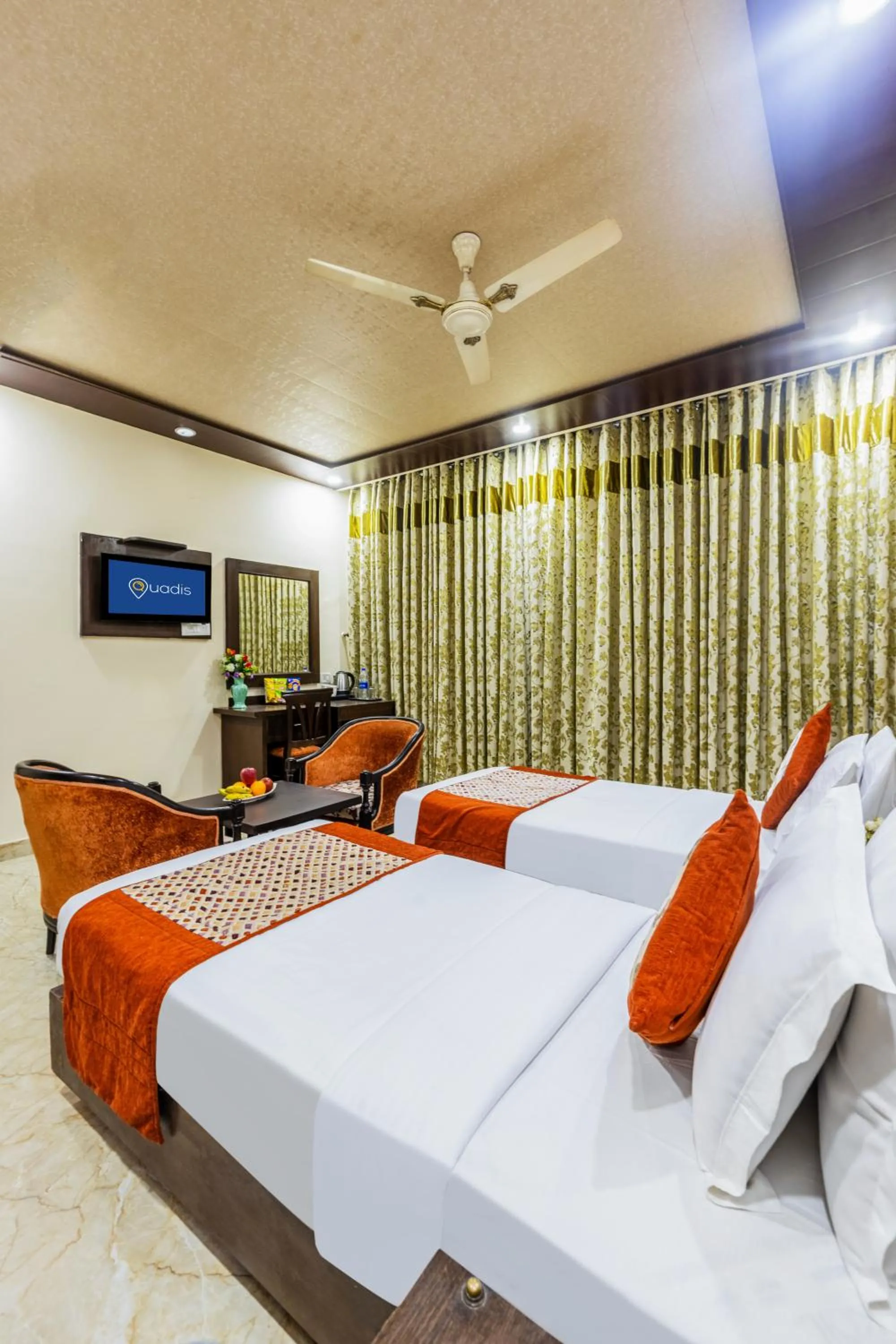 Communal lounge/ TV room, Bed in Hotel Amar Inn by Quadis - Lajpat Nagar