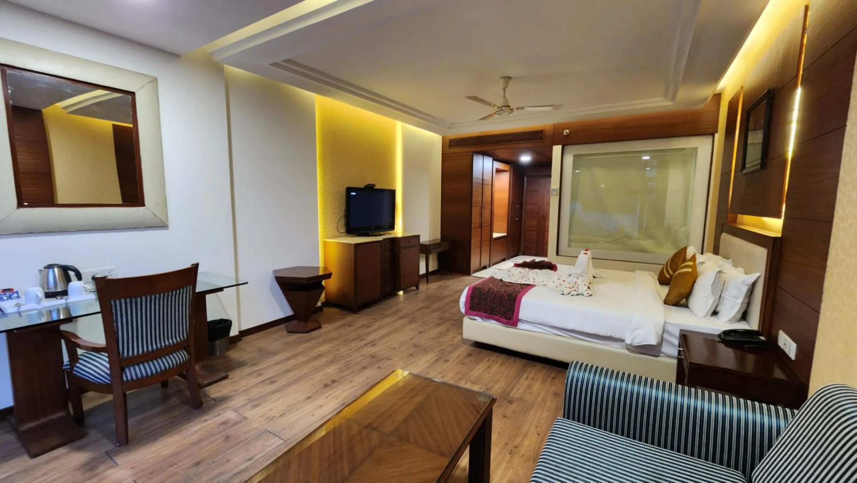 Bed in Hotel Royal Ark - Kasauli