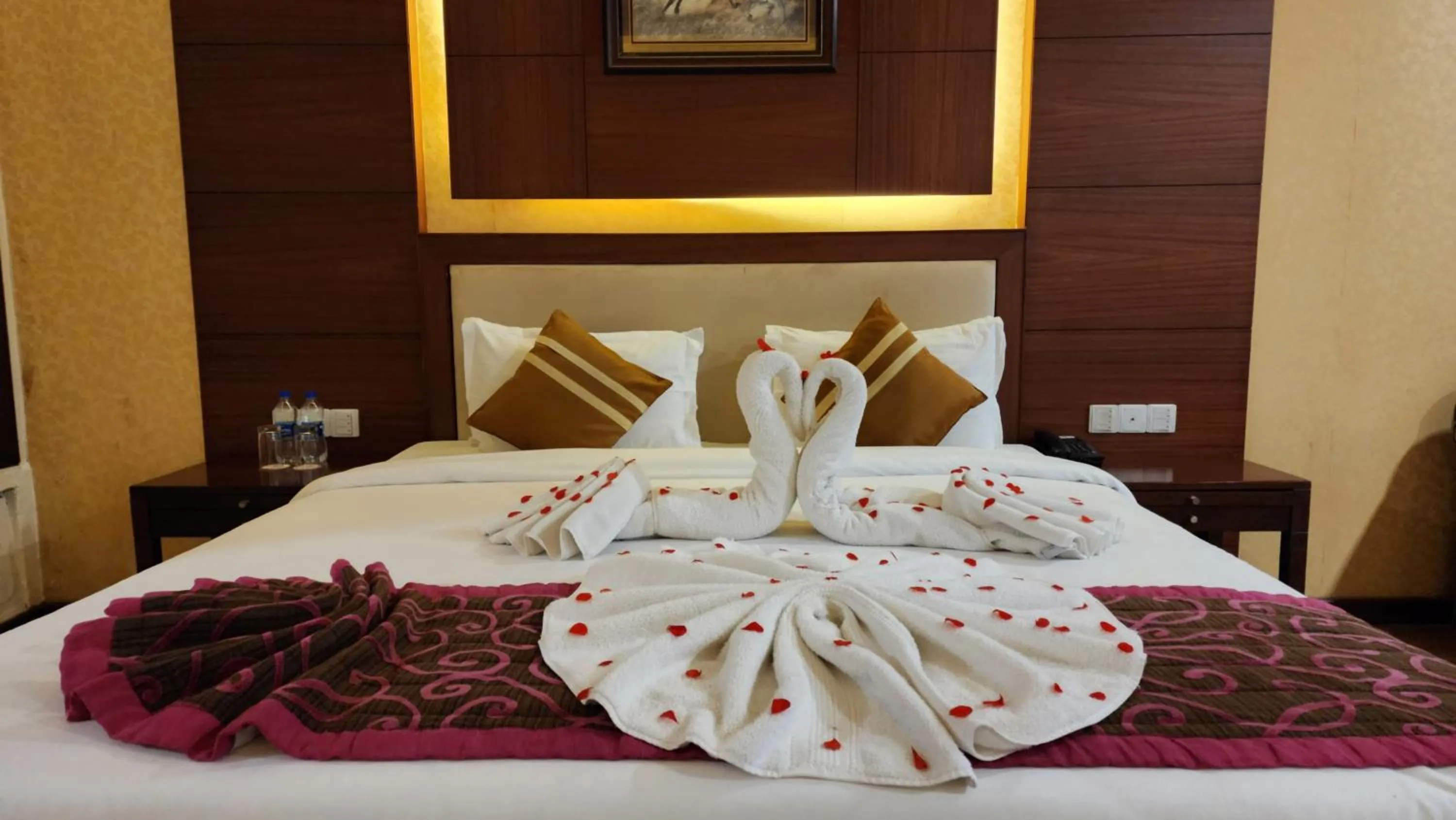 Bed in Hotel Royal Ark - Kasauli