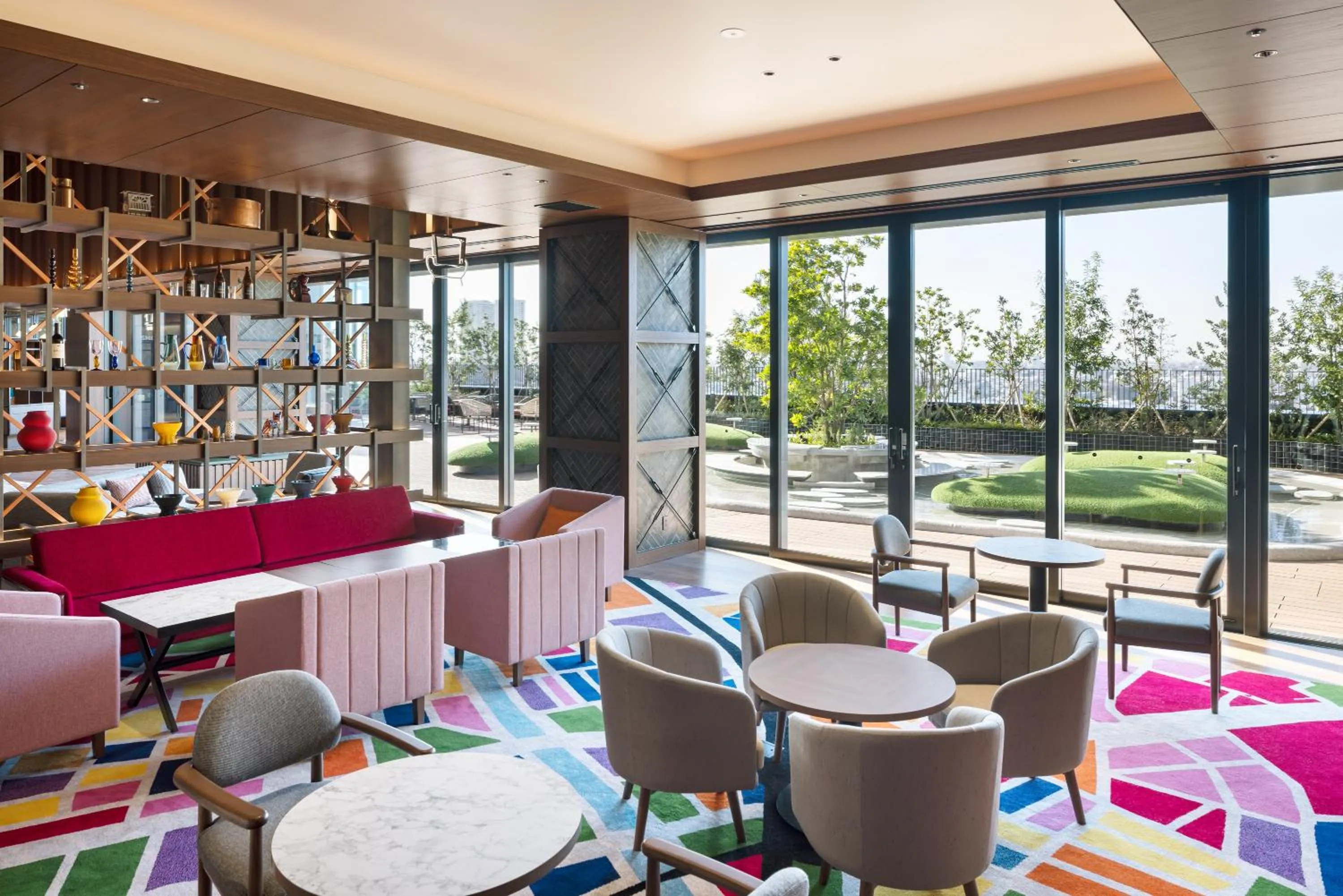 Lounge or bar in OMO5 Tokyo Gotanda by Hoshino Resorts