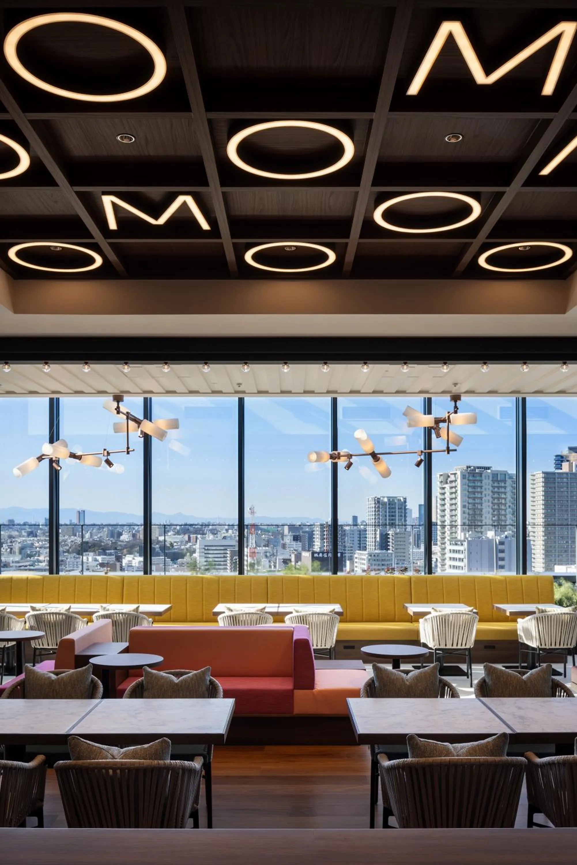 Lounge or bar in OMO5 Tokyo Gotanda by Hoshino Resorts