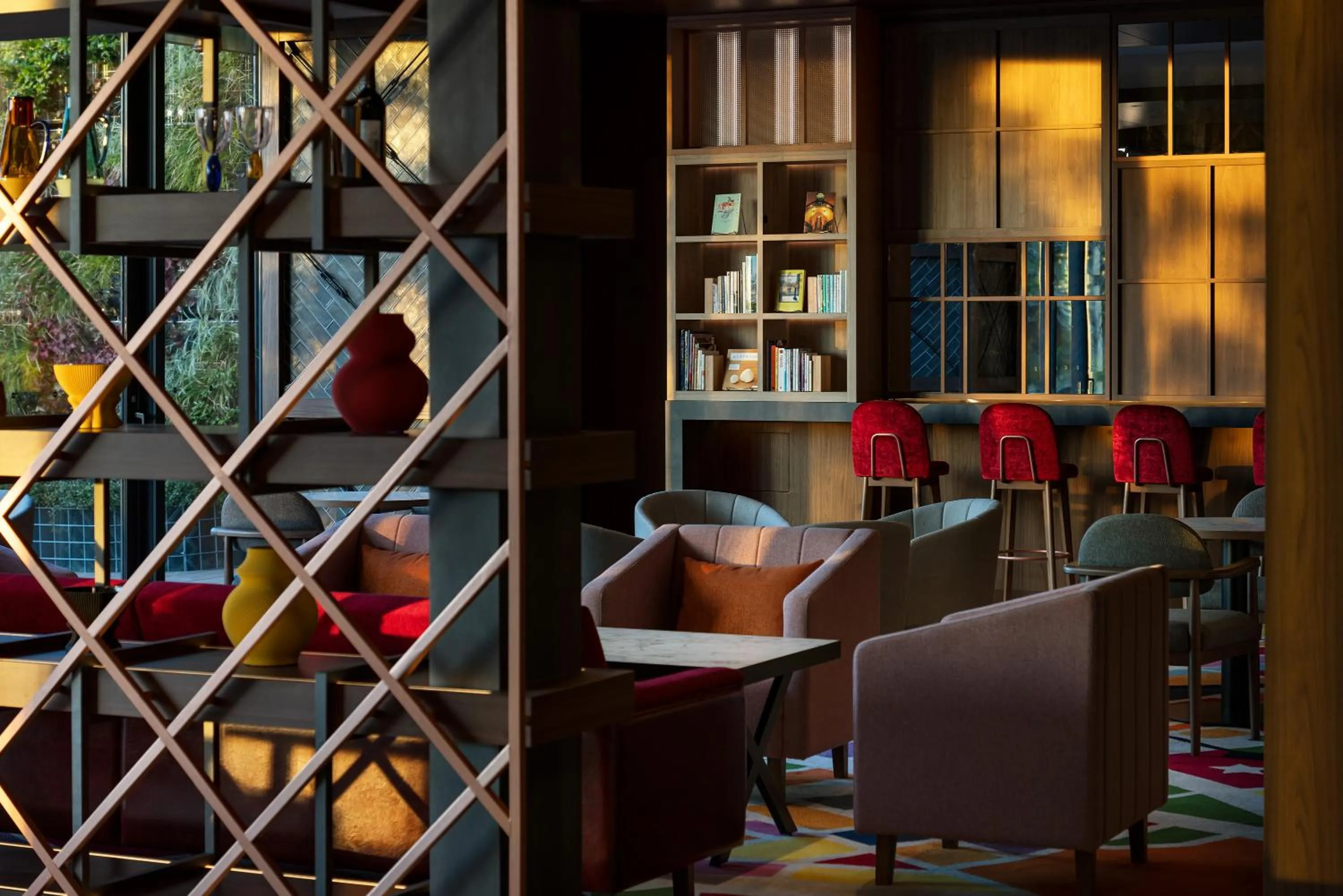 Lounge or bar in OMO5 Tokyo Gotanda by Hoshino Resorts