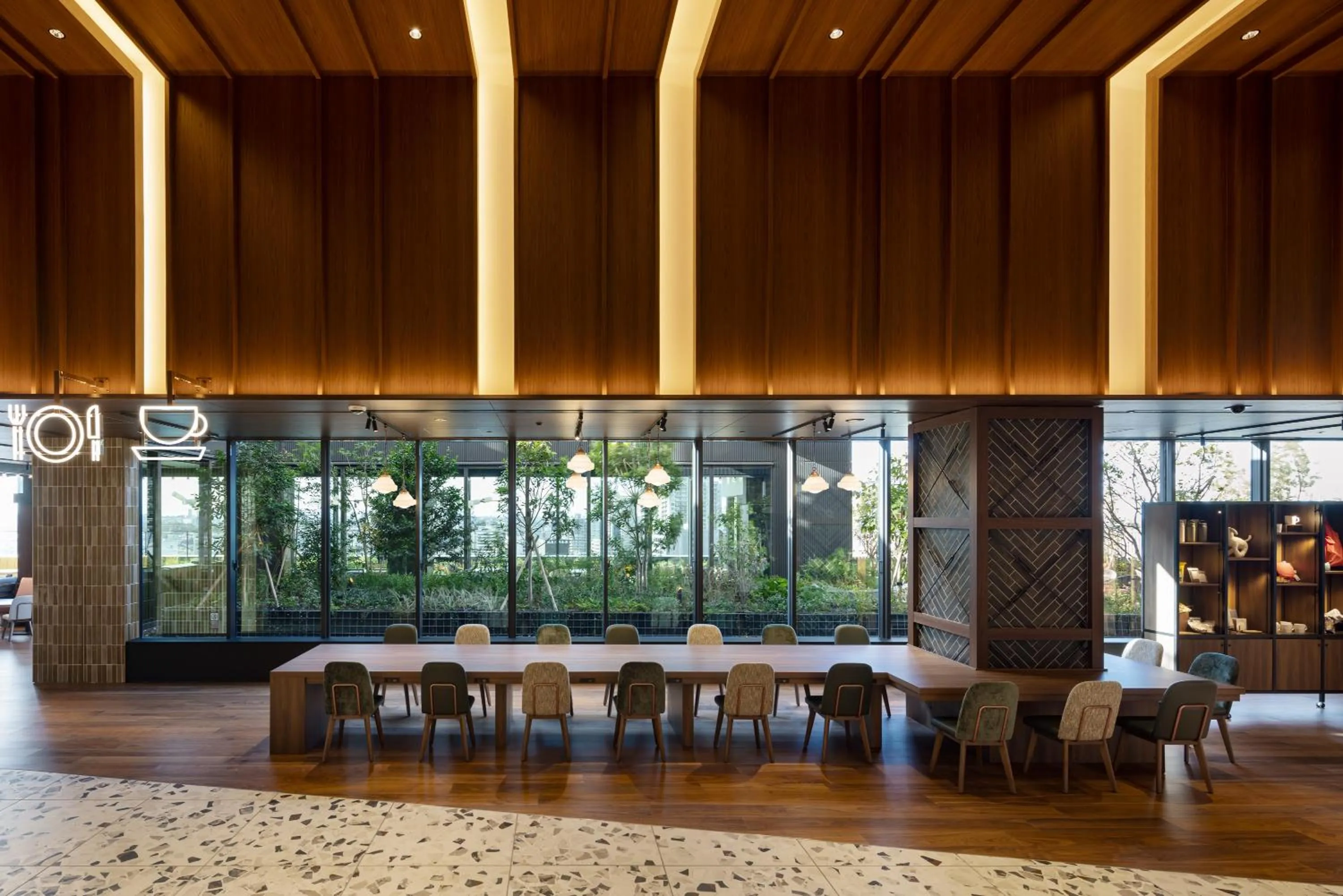 Lounge or bar in OMO5 Tokyo Gotanda by Hoshino Resorts