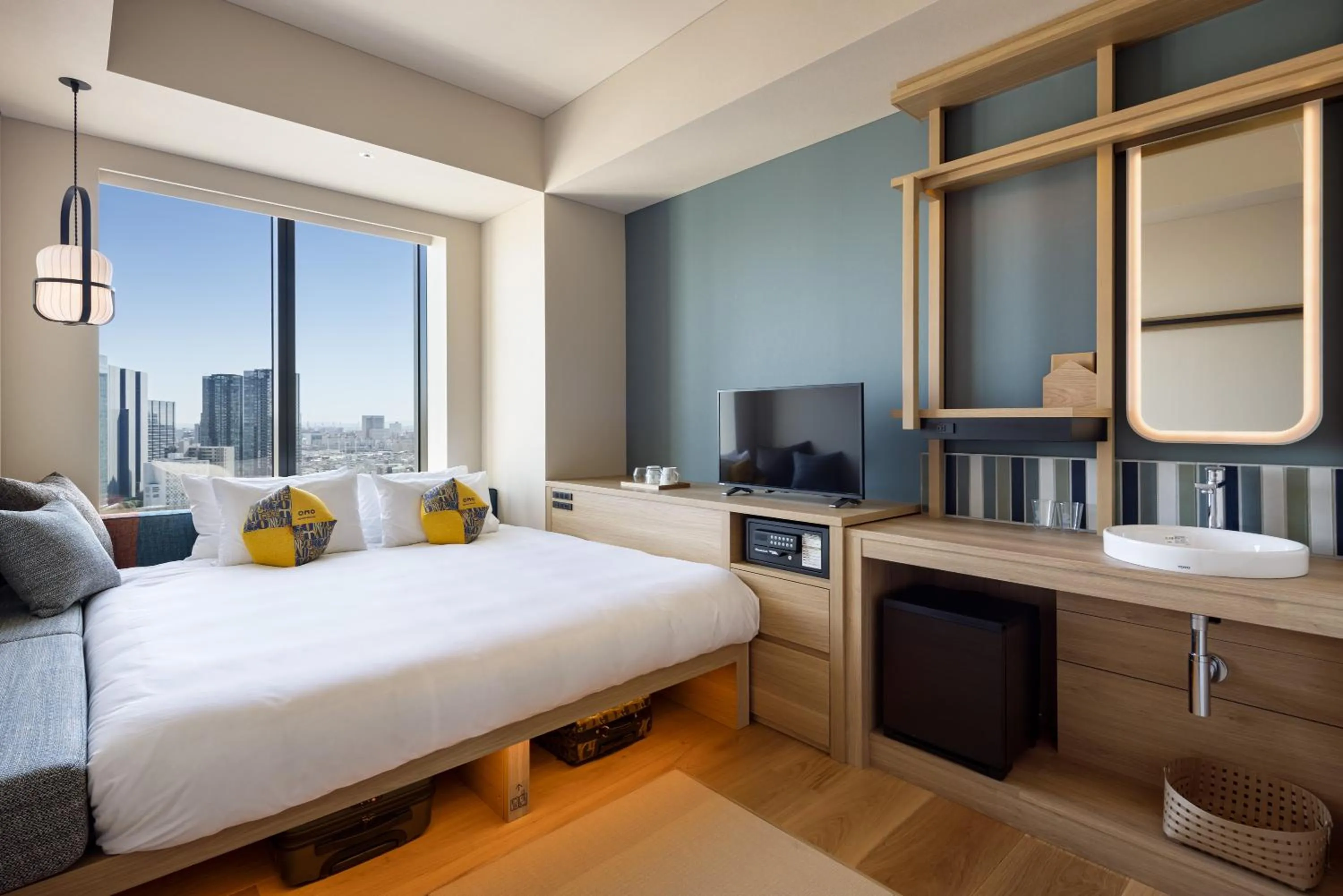 Photo of the whole room, Bed in OMO5 Tokyo Gotanda by Hoshino Resorts
