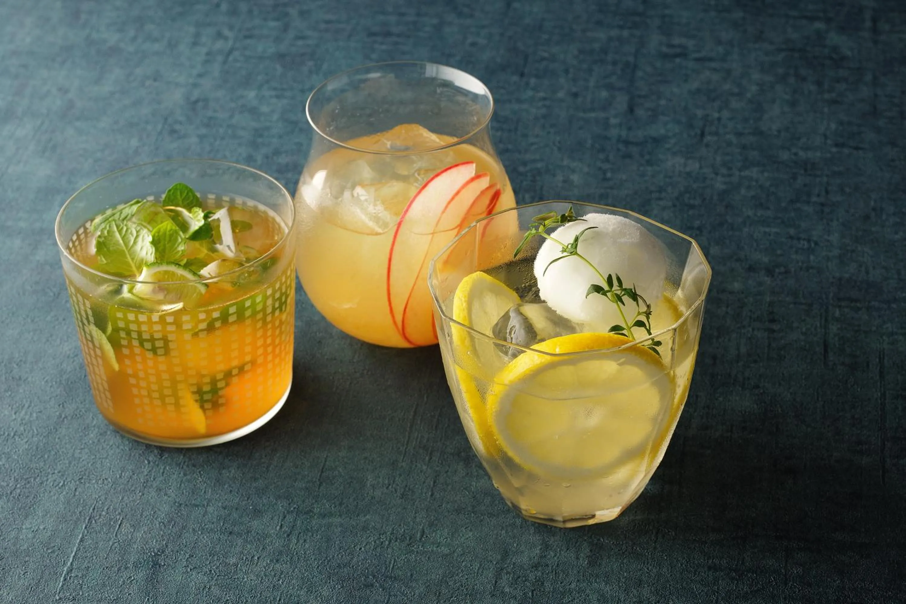 Lounge or bar in OMO5 Tokyo Gotanda by Hoshino Resorts