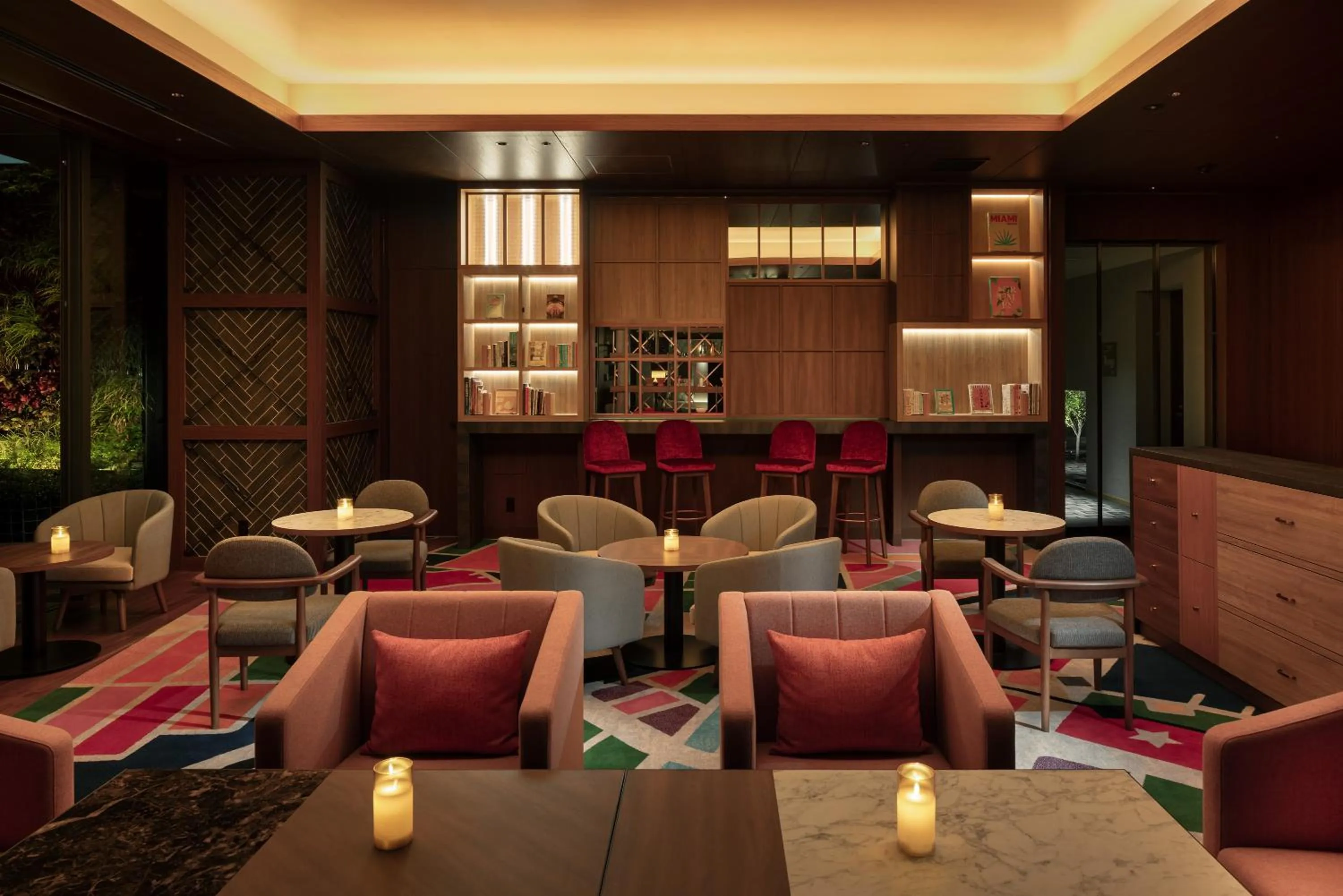 Lounge or bar in OMO5 Tokyo Gotanda by Hoshino Resorts