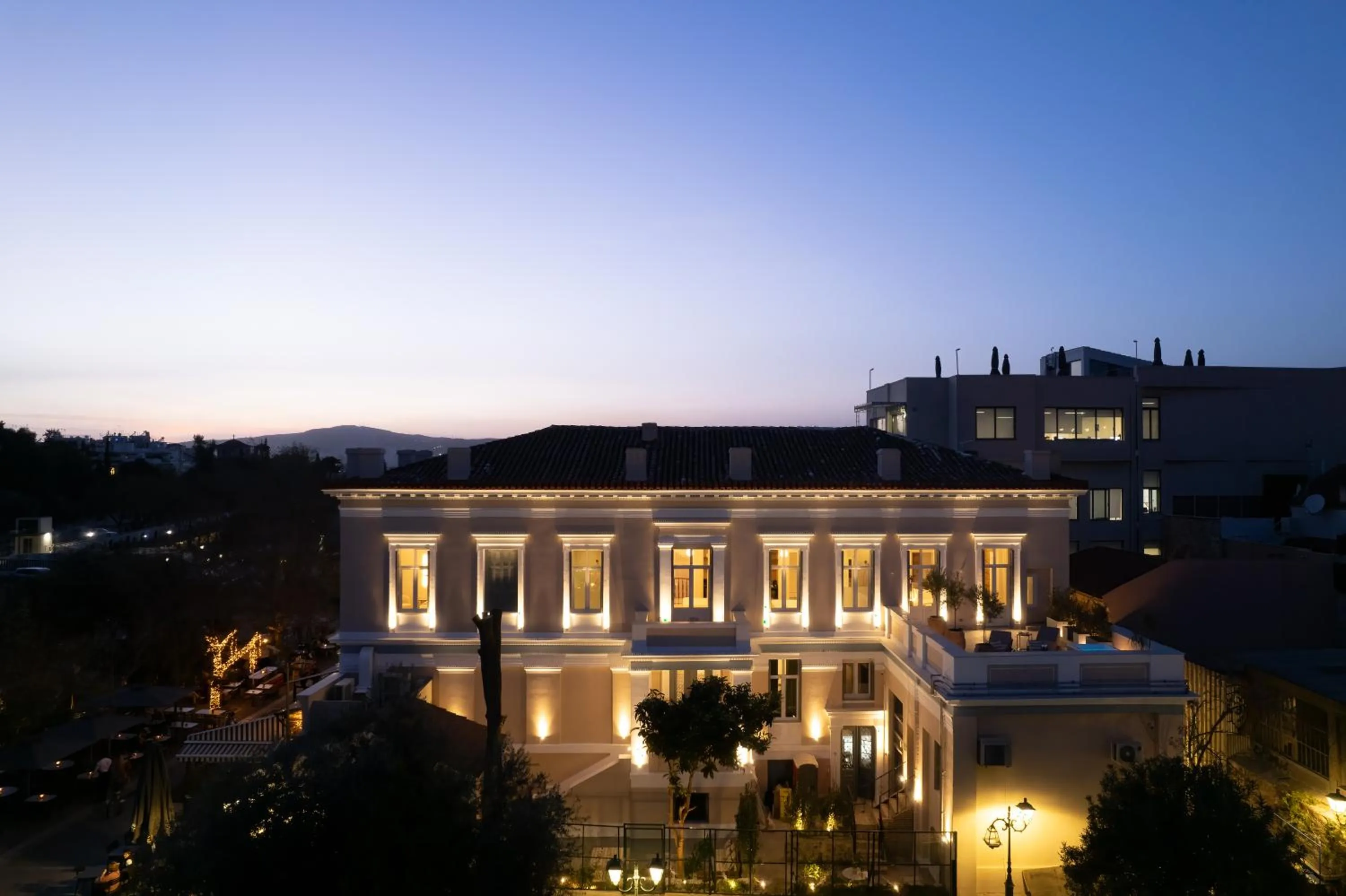 Property building in La Divina