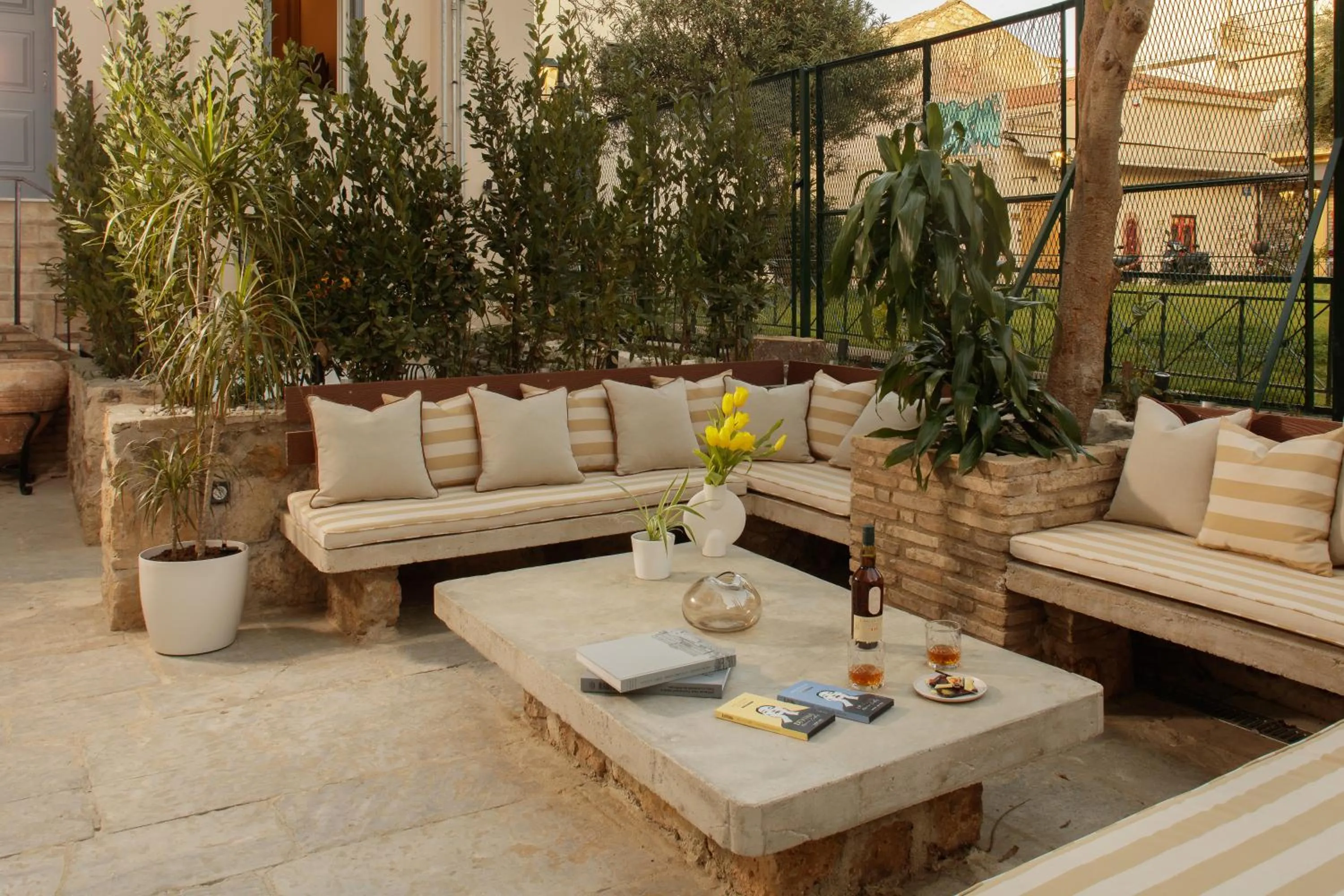 Property building in La Divina