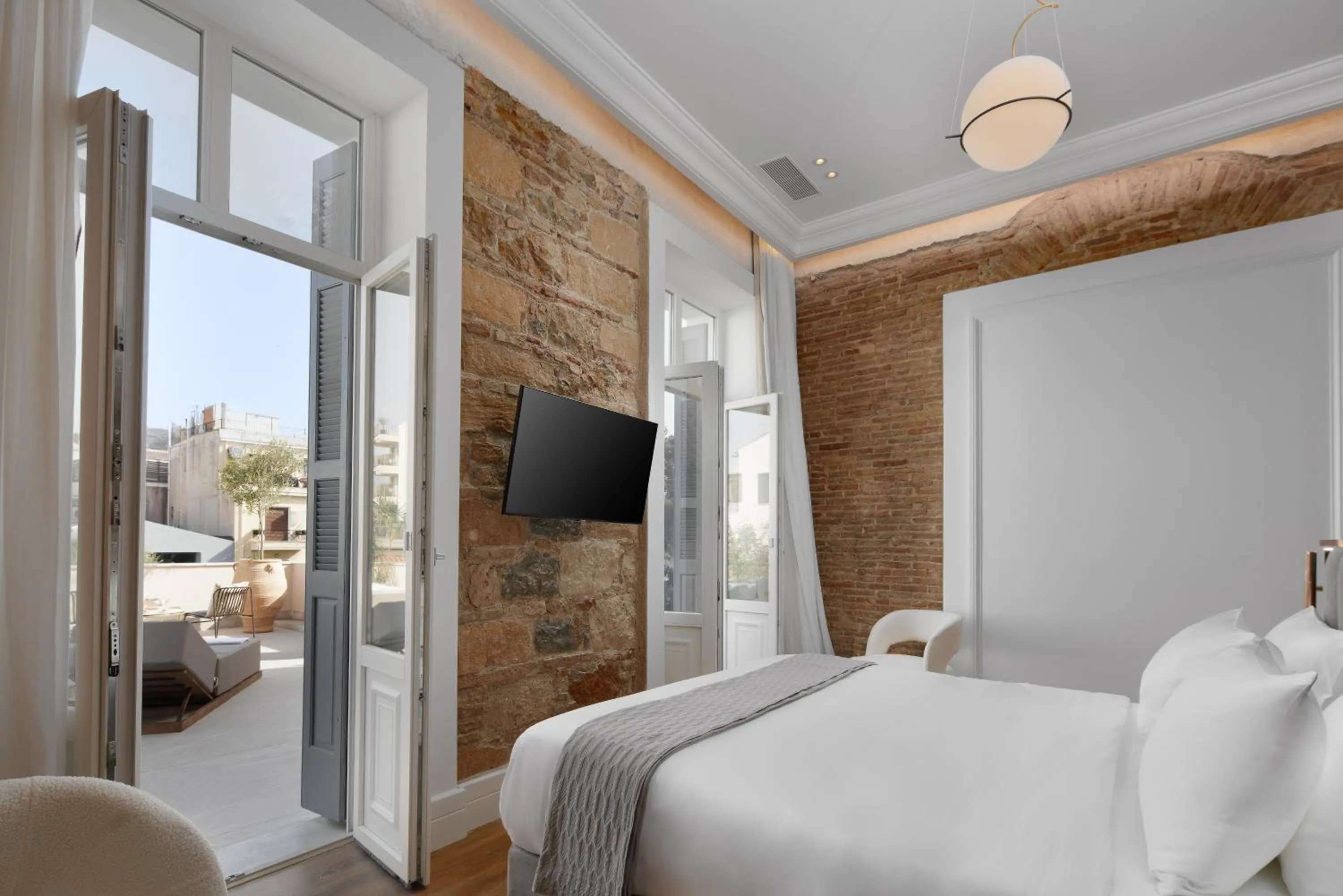 Photo of the whole room in La Divina