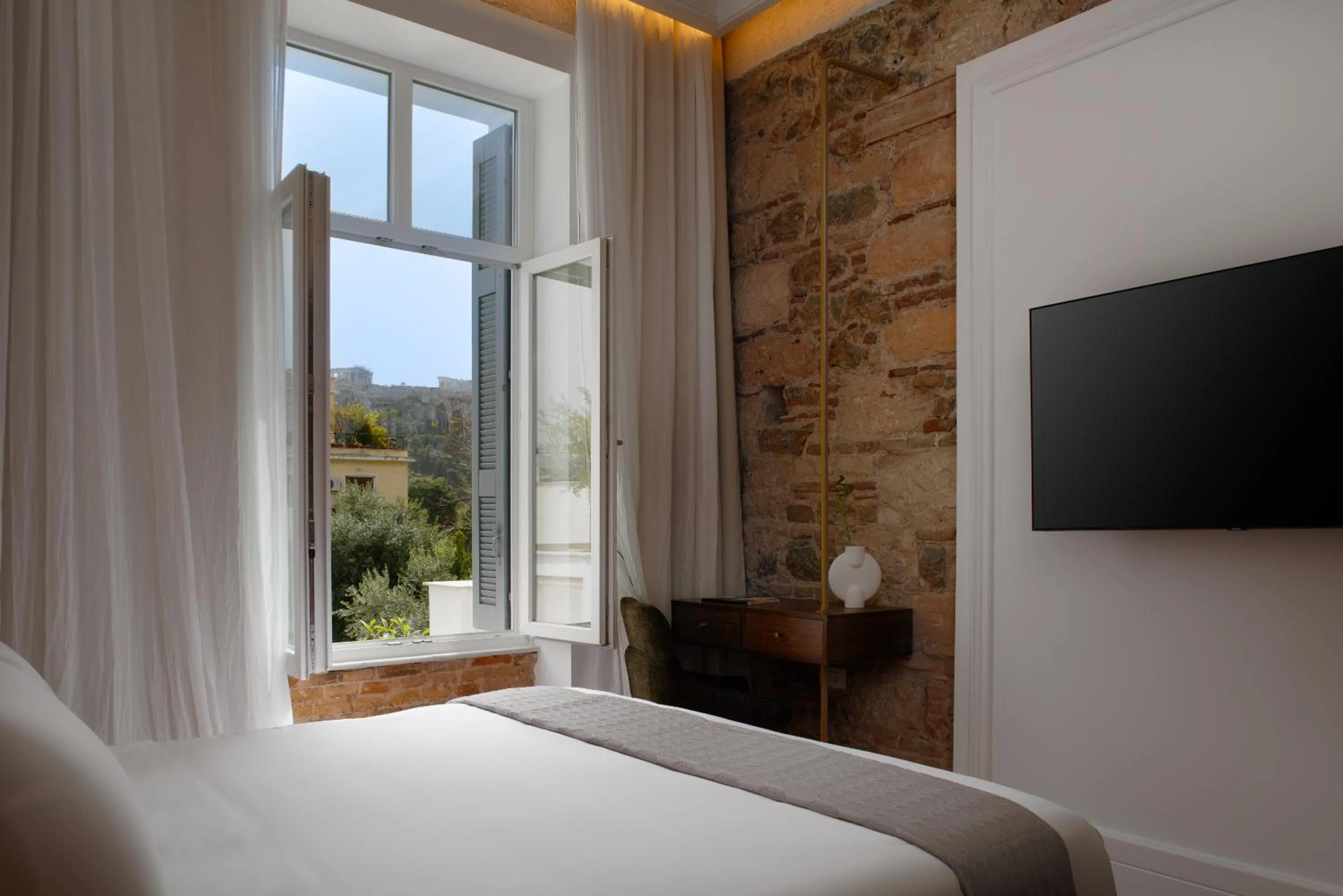 Photo of the whole room in La Divina