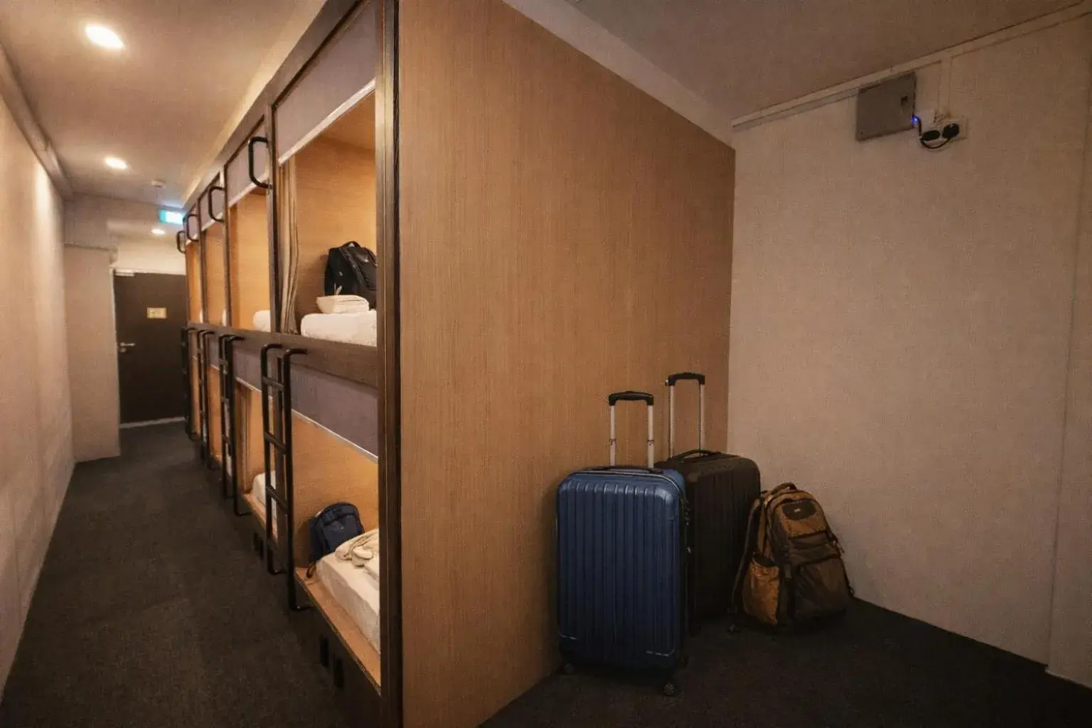 2 x Capsule Pod in Mixed Room in Wink at Perak Road 2 x Capsule Pod in Mixed Room in Wink at Perak Road