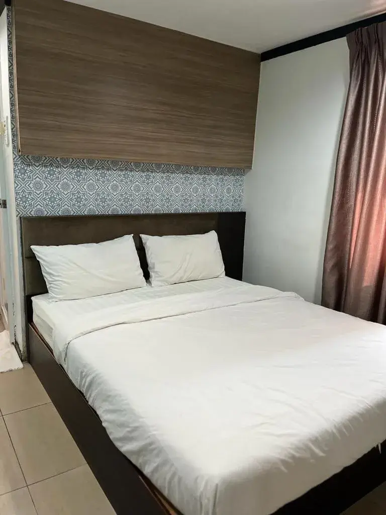 Bed in One Enigma Hotel Bed in One Enigma Hotel