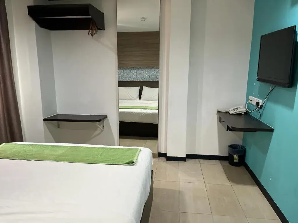 Bed in One Enigma Hotel Bed in One Enigma Hotel