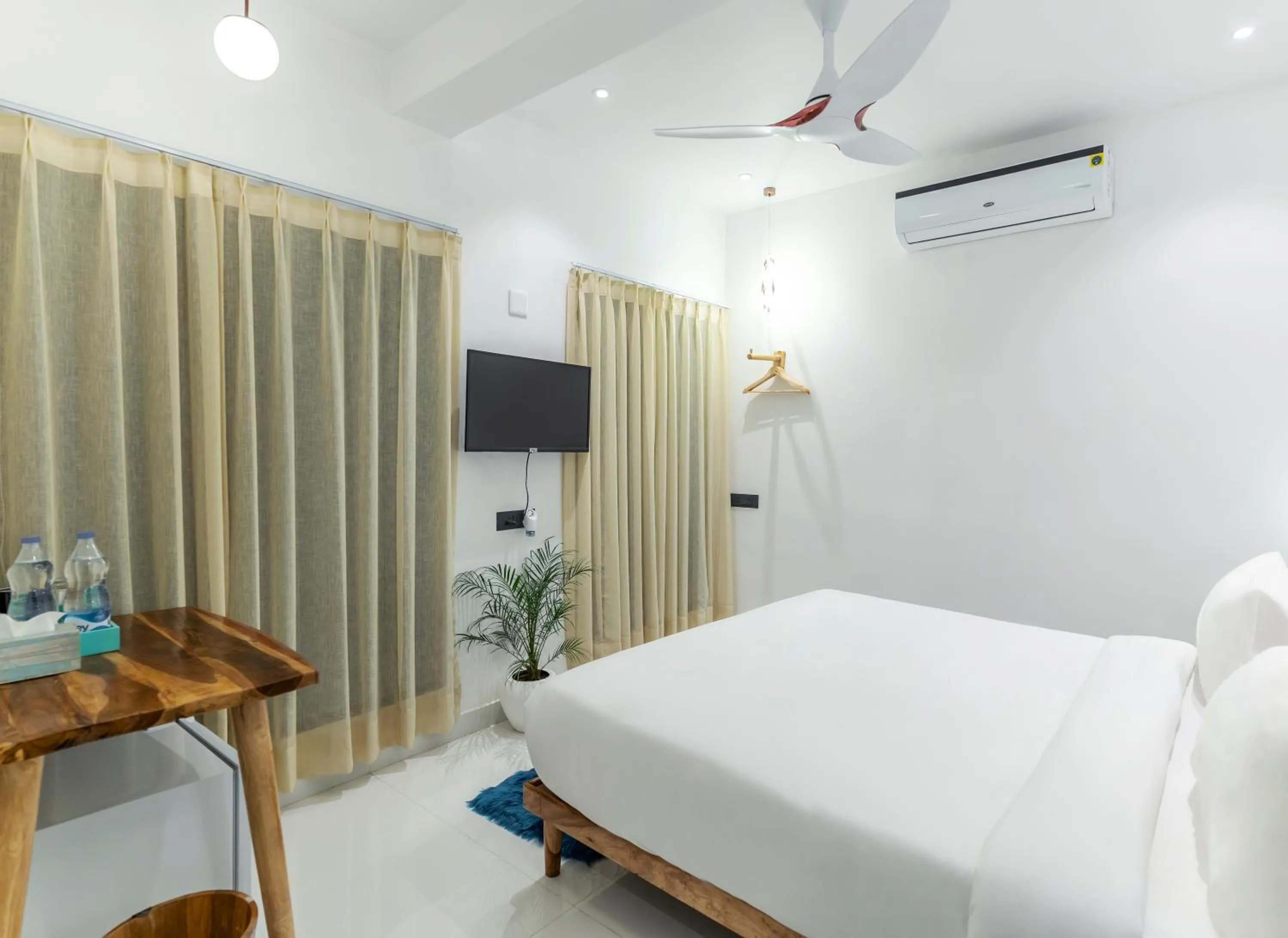 Photo of the whole room, Bed in Moustache Udaipur Luxuria