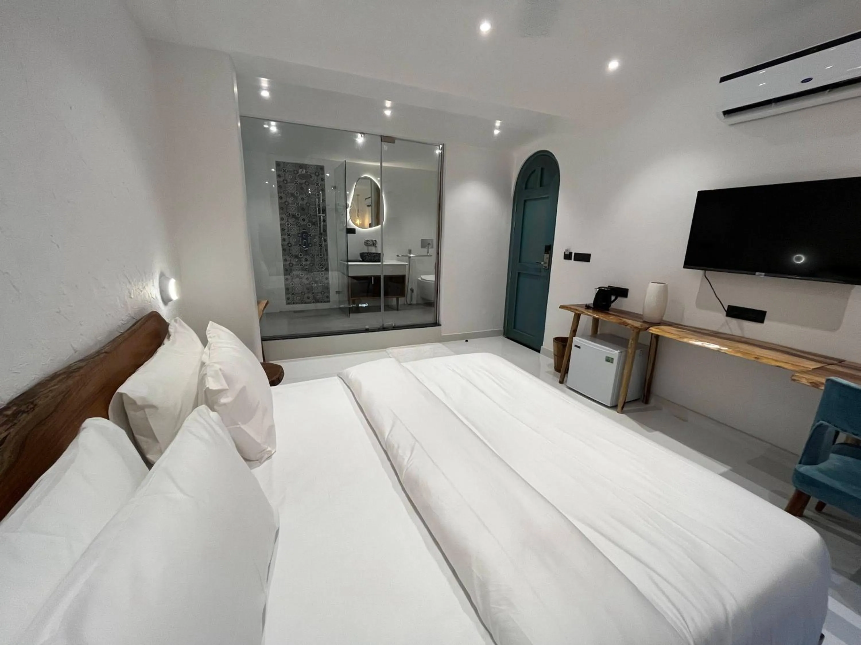 Photo of the whole room, Bed in Moustache Udaipur Luxuria