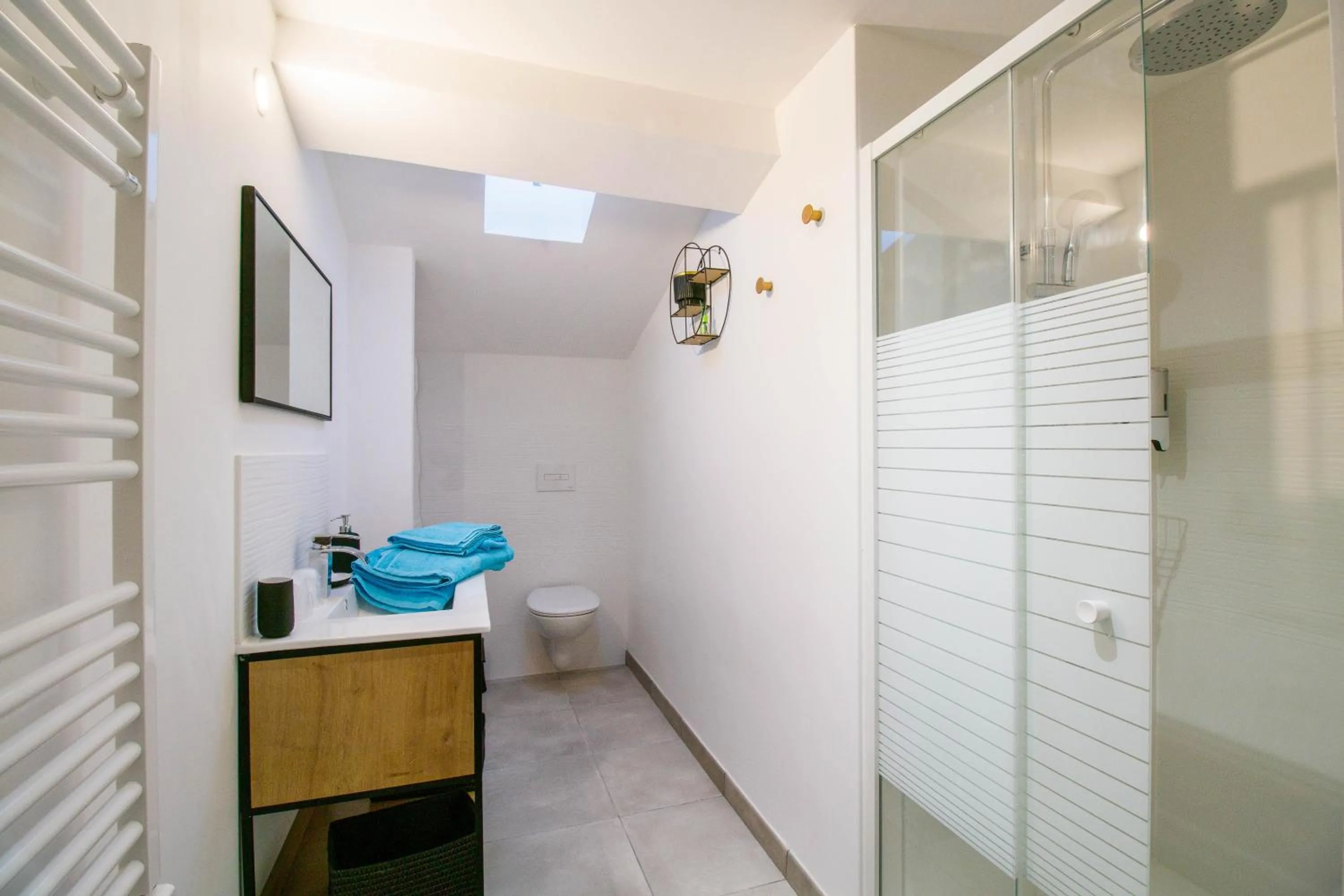 Shower in O'Bonheur de Hamma