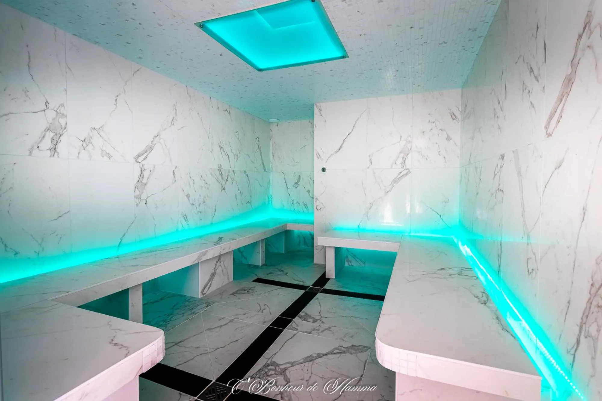 Steam room in O'Bonheur de Hamma