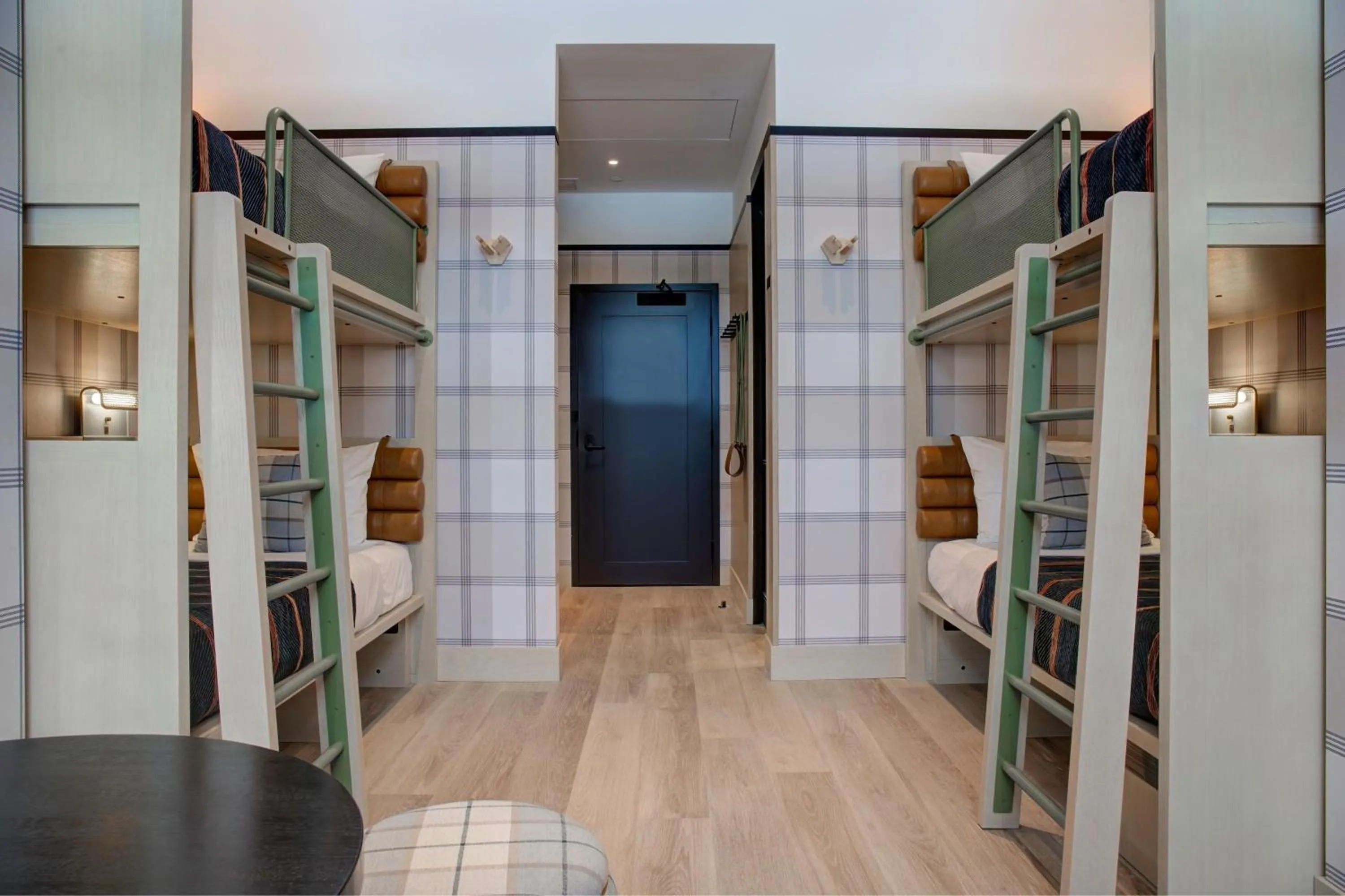 Photo of the whole room, Bed in Moxy Banff