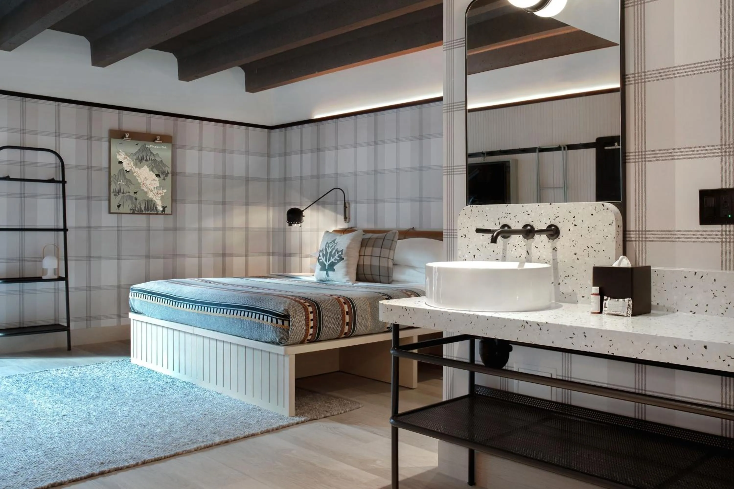 Bedroom, Bed in Moxy Banff