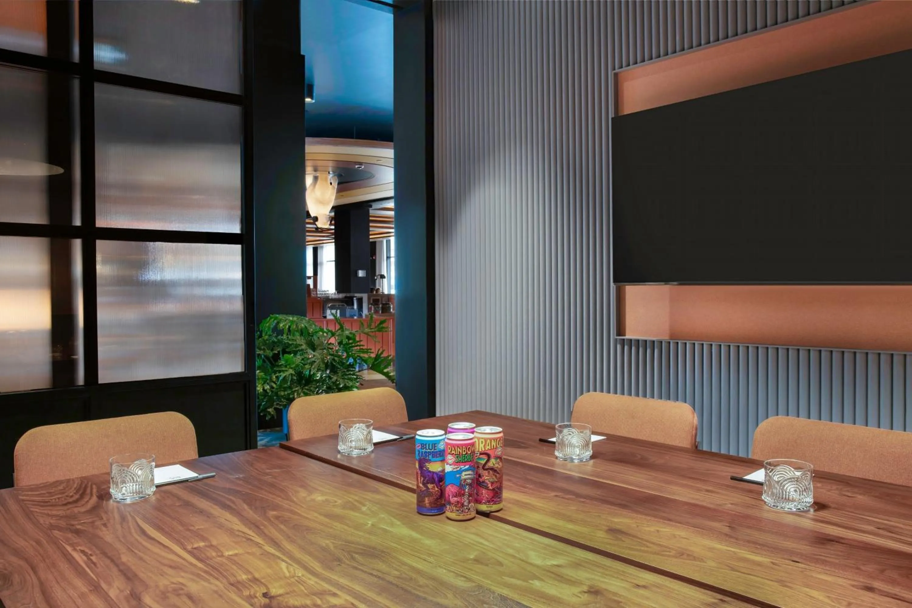 Restaurant/places to eat in Moxy Banff