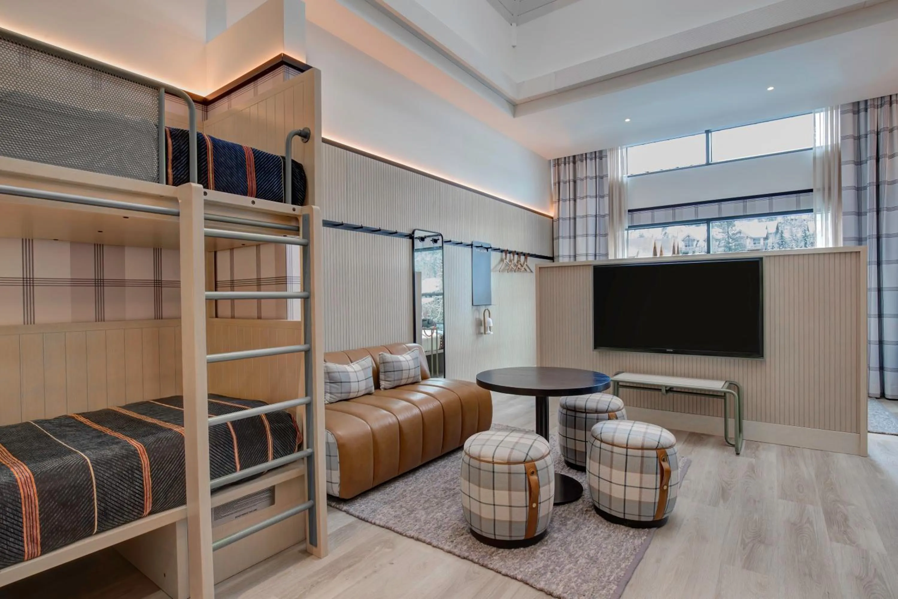 Photo of the whole room, Bed in Moxy Banff