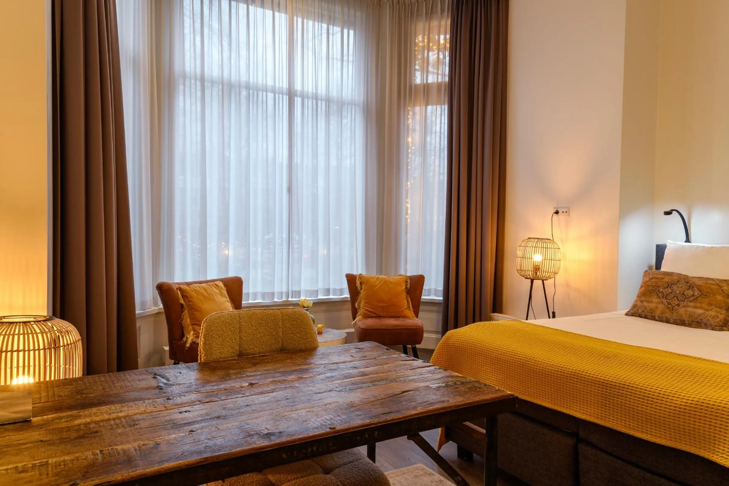 Property building, Bed in Hotel Oranjestaete