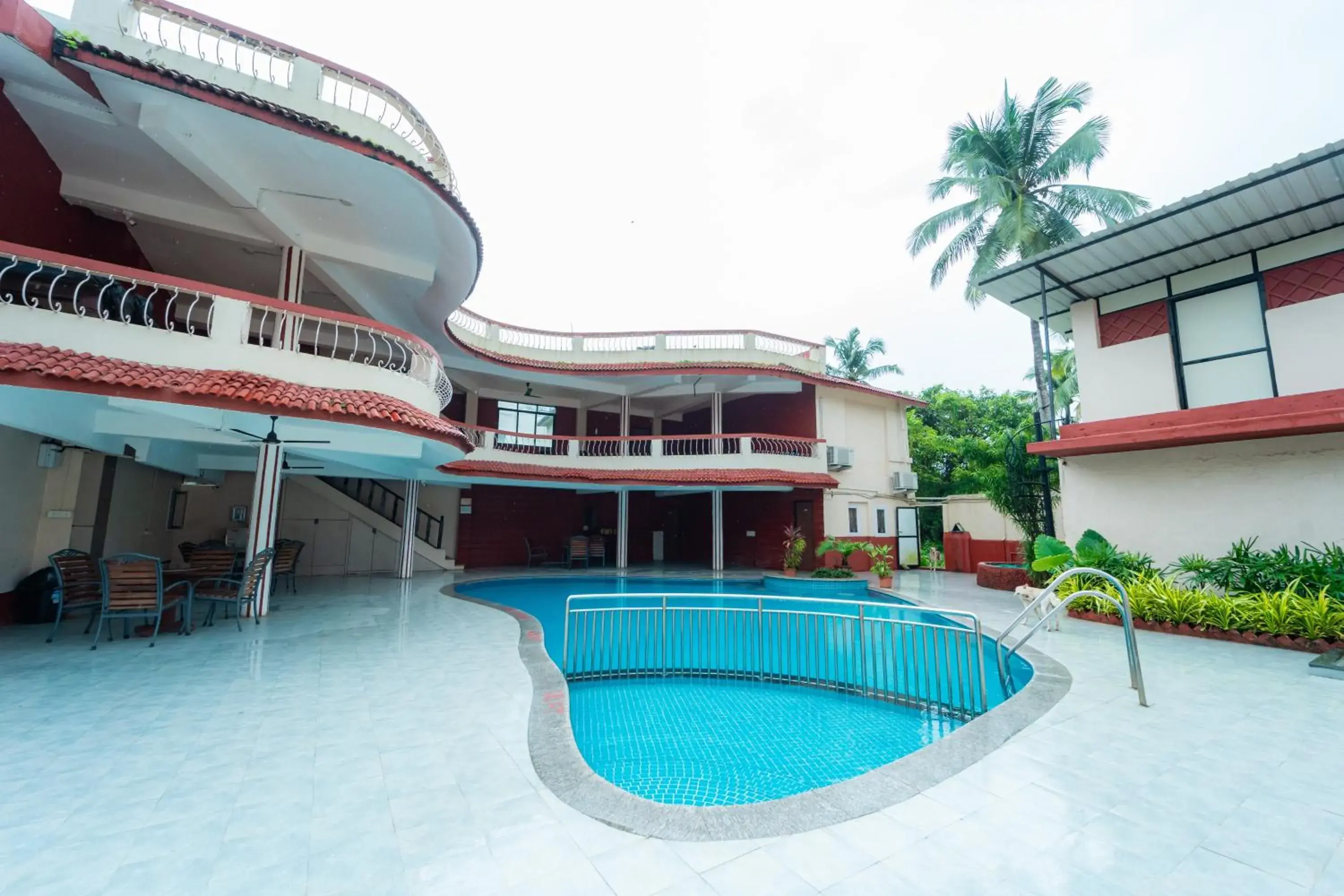 Swimming pool in Treebo Sunshine Beach Resort Swimming pool in Treebo Sunshine Beach Resort