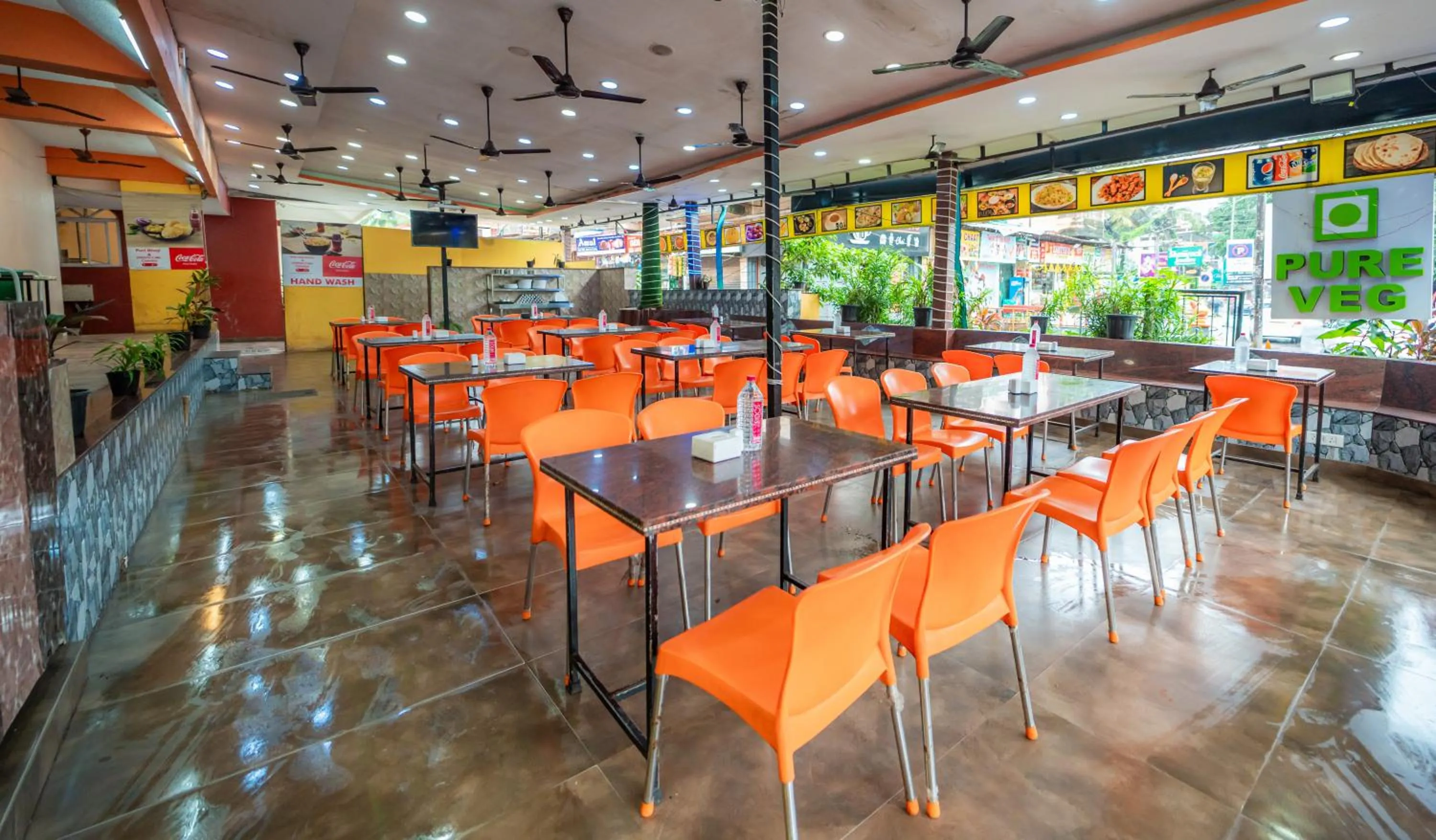 Restaurant/places to eat in Treebo Sunshine Beach Resort