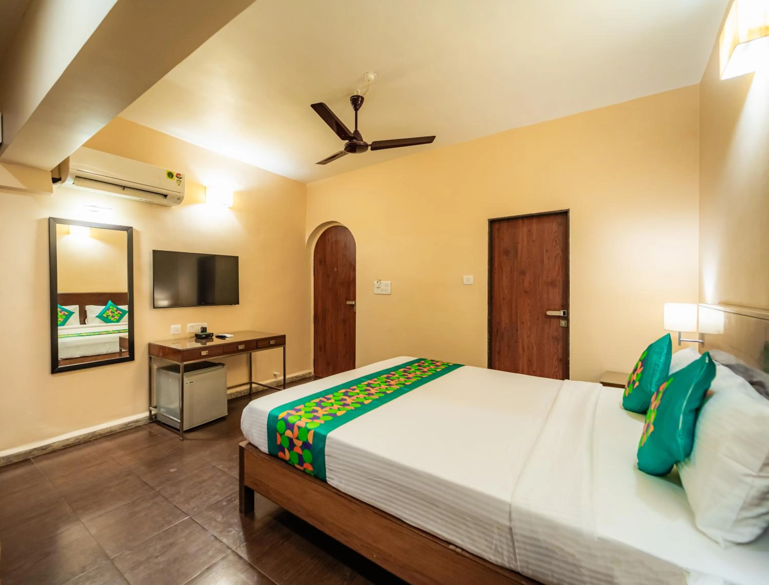 Bedroom, Bed in Treebo Sunshine Beach Resort