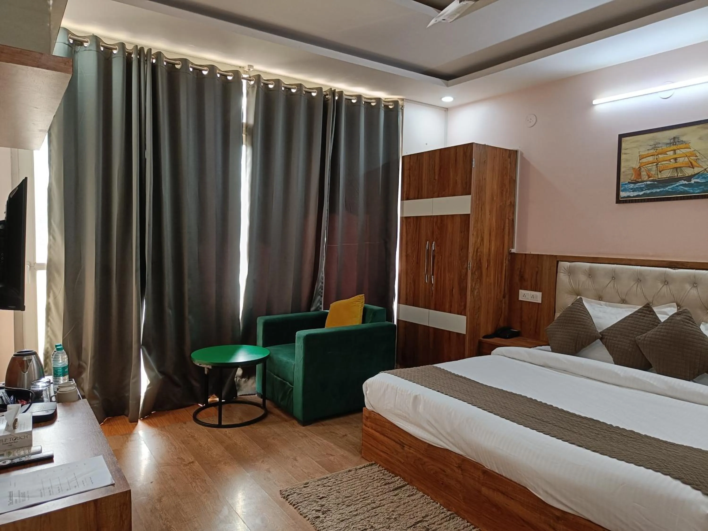 Bed in The Sandalwood Hotel I Sec-38 I Near Medanta Medicity Gurgaon