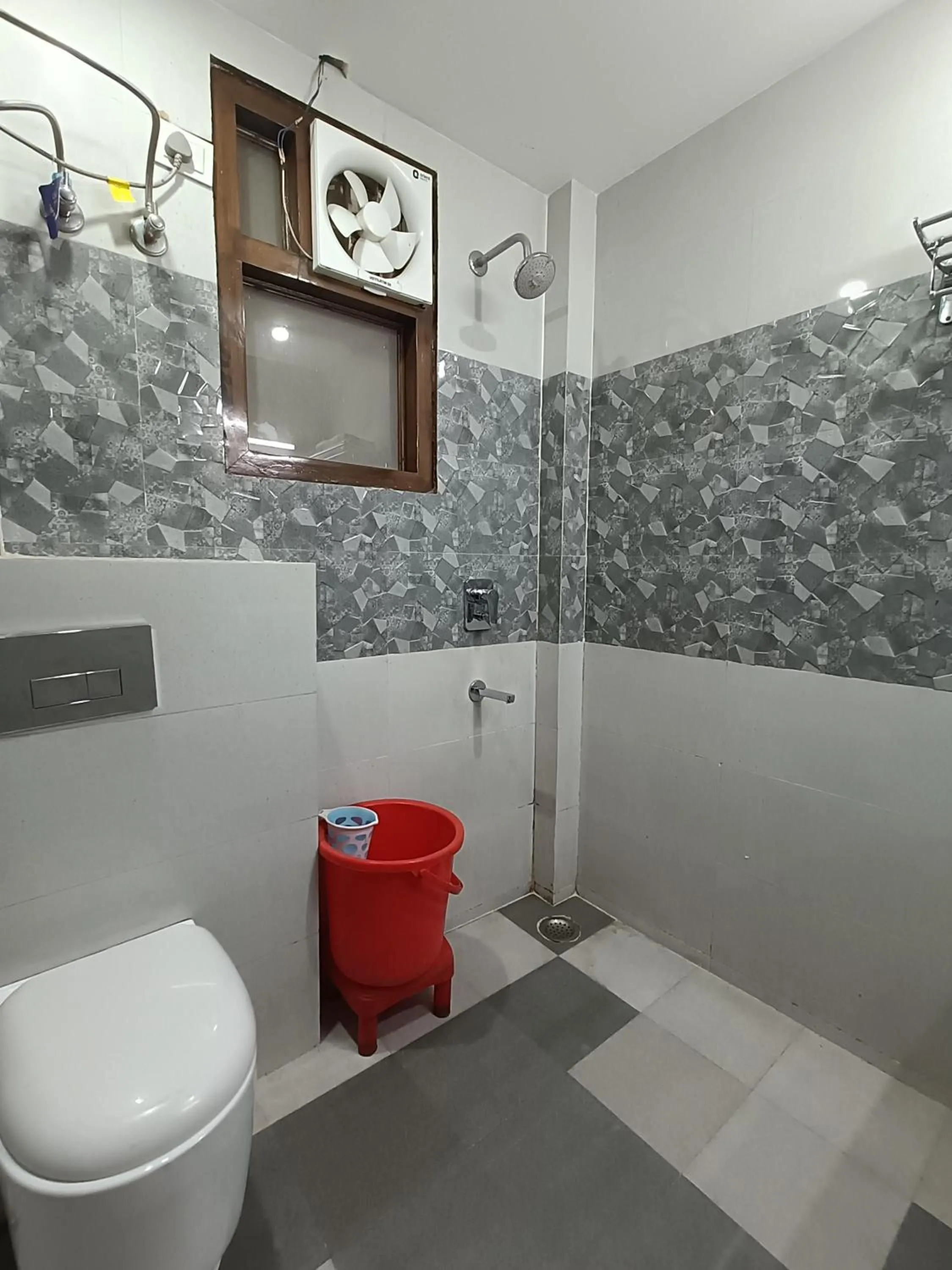 Shower in The Sandalwood Hotel I Sec-38 I Near Medanta Medicity Gurgaon