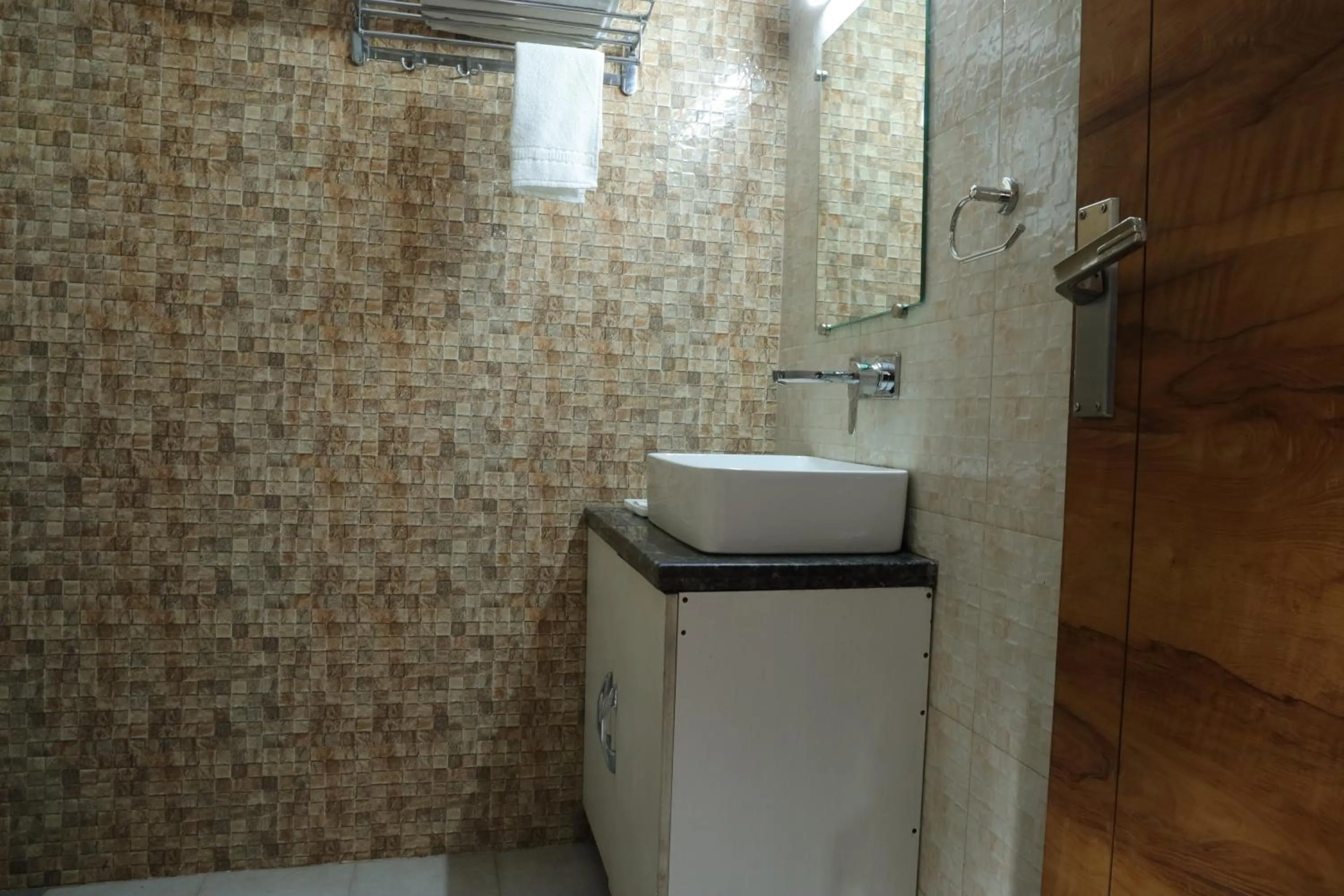 Shower in The Sandalwood Hotel I Sec-38 I Near Medanta Medicity Gurgaon