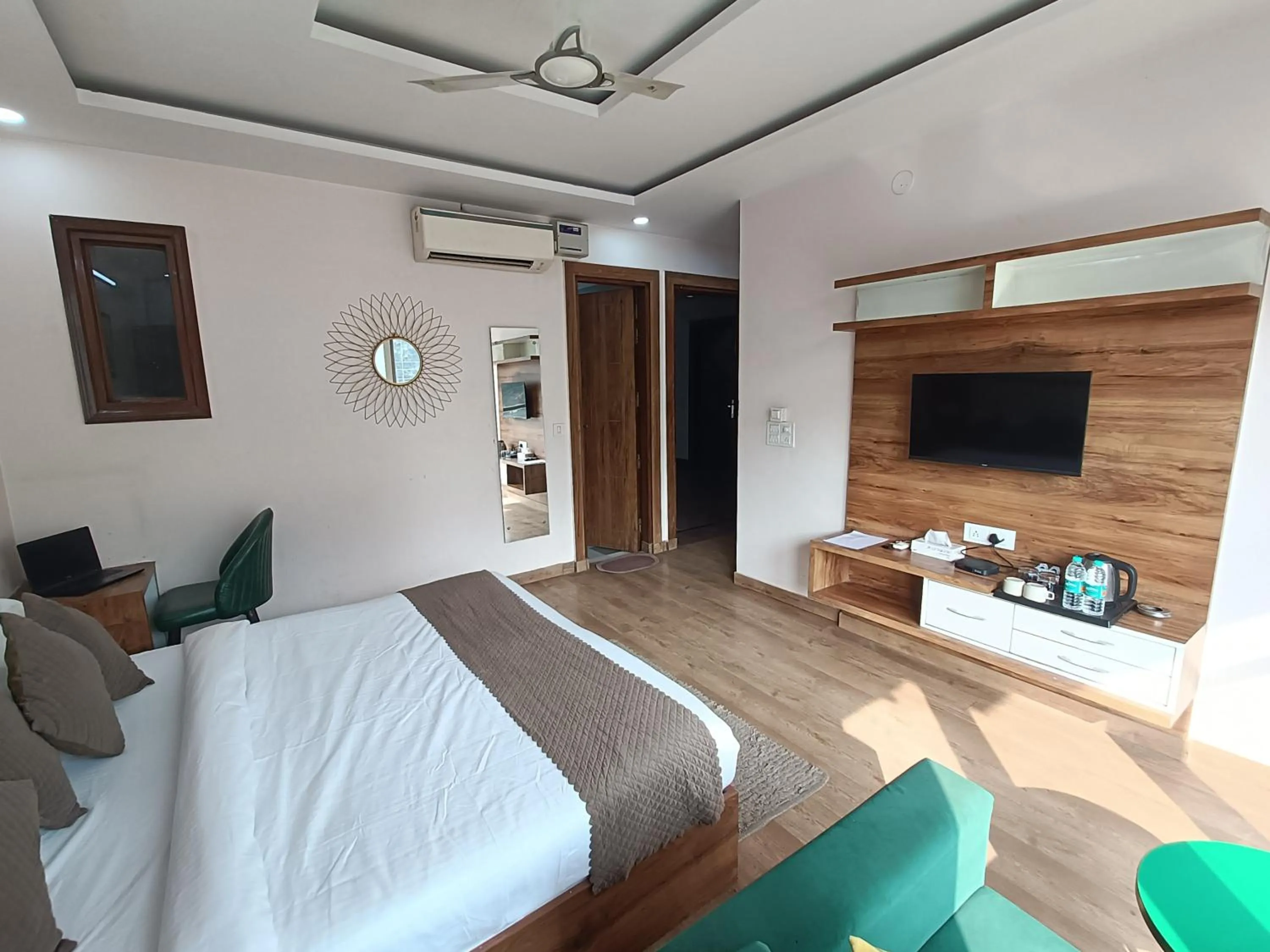 Bed in The Sandalwood Hotel I Sec-38 I Near Medanta Medicity Gurgaon